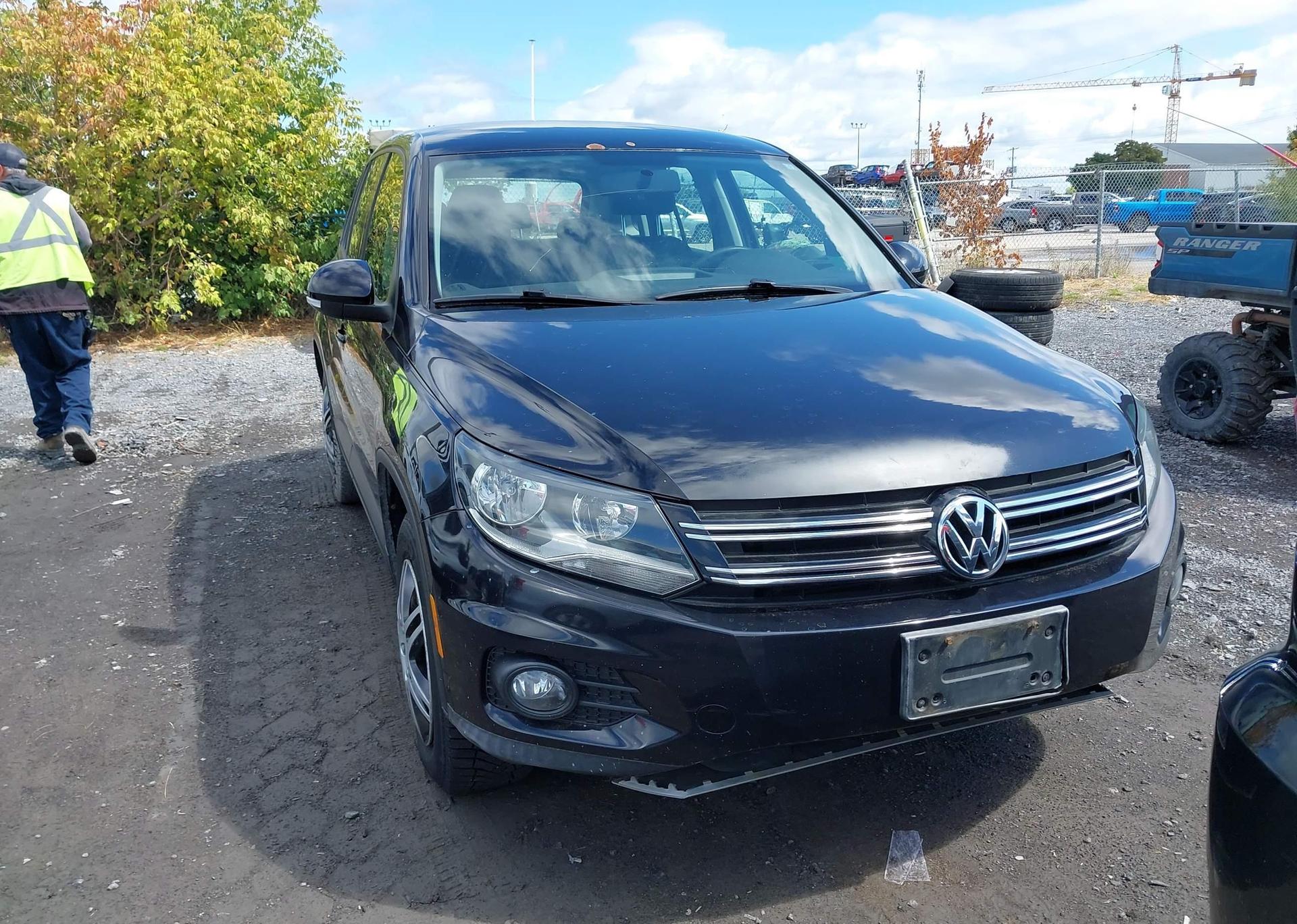2012 VOLKSWAGEN TIGUAN S