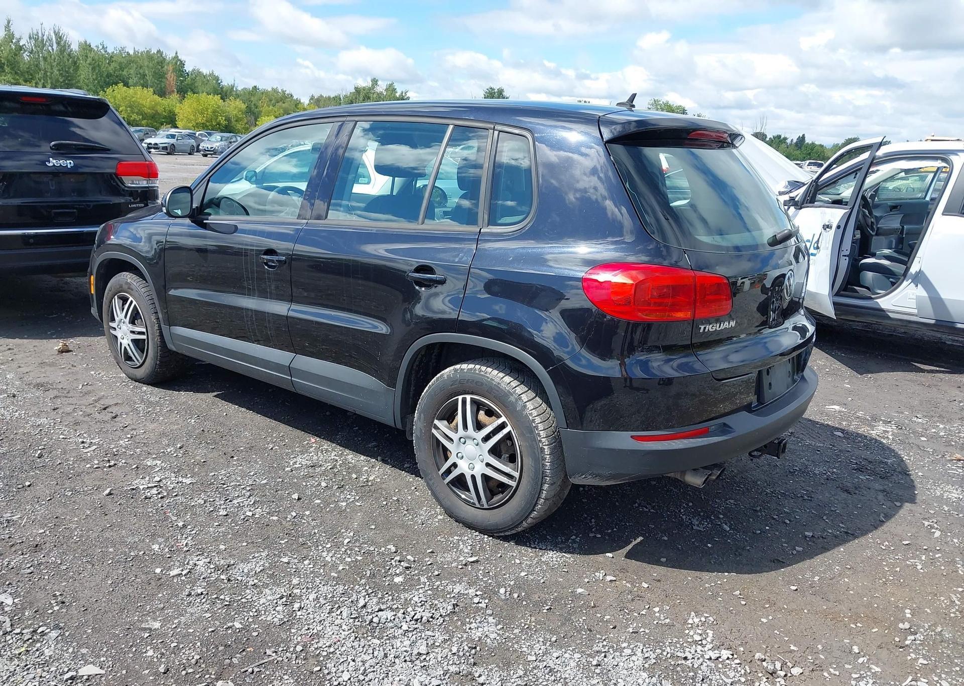 2012 VOLKSWAGEN TIGUAN S