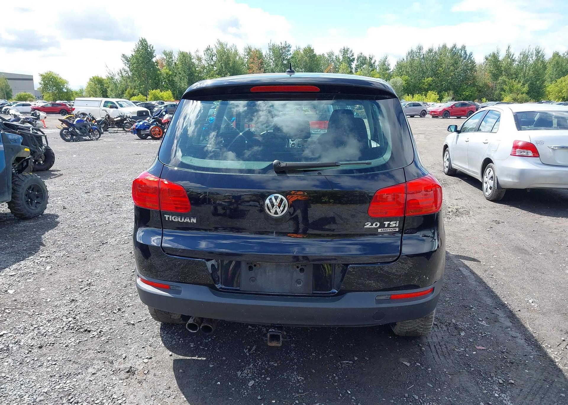 2012 VOLKSWAGEN TIGUAN S
