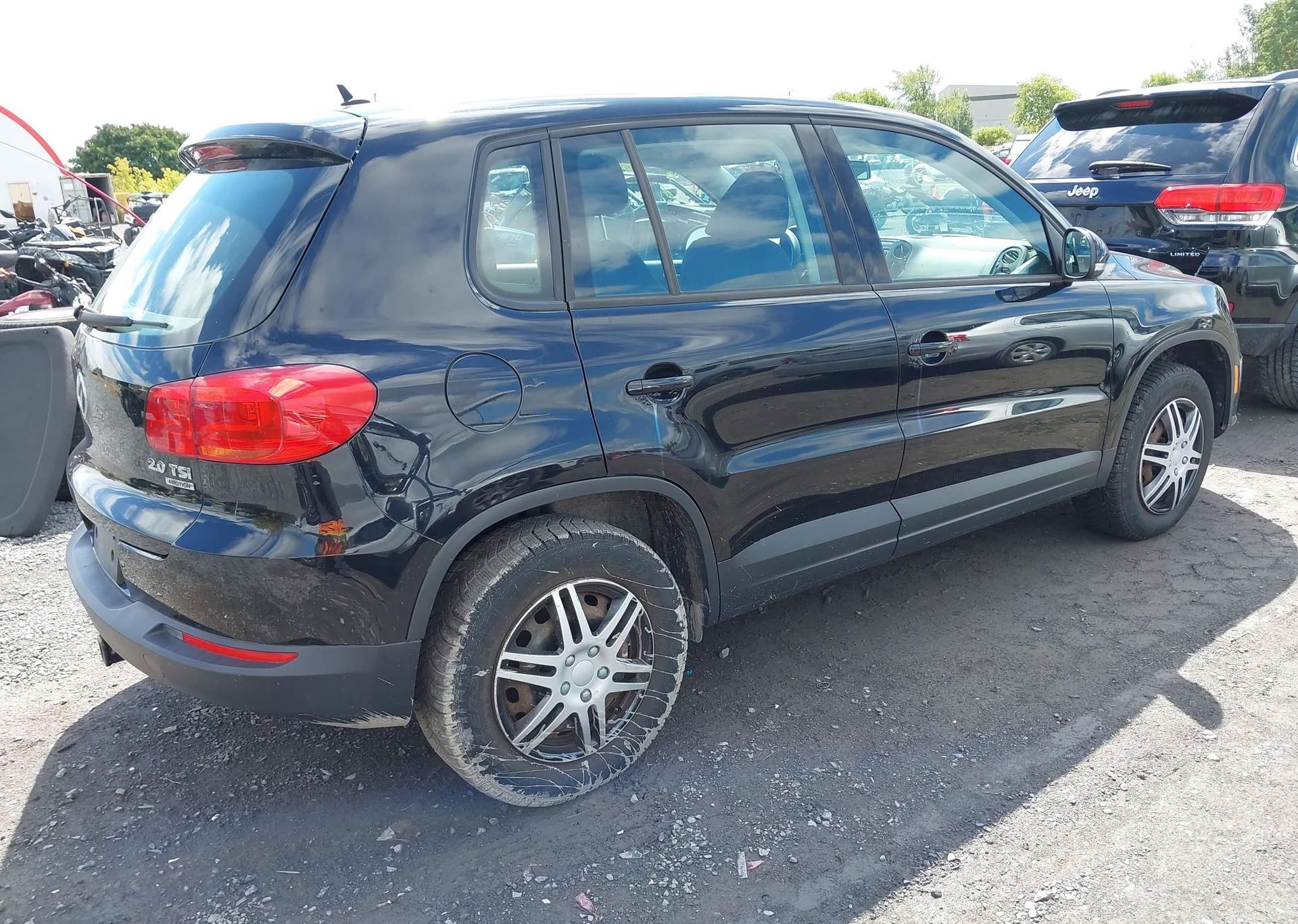 2012 VOLKSWAGEN TIGUAN S