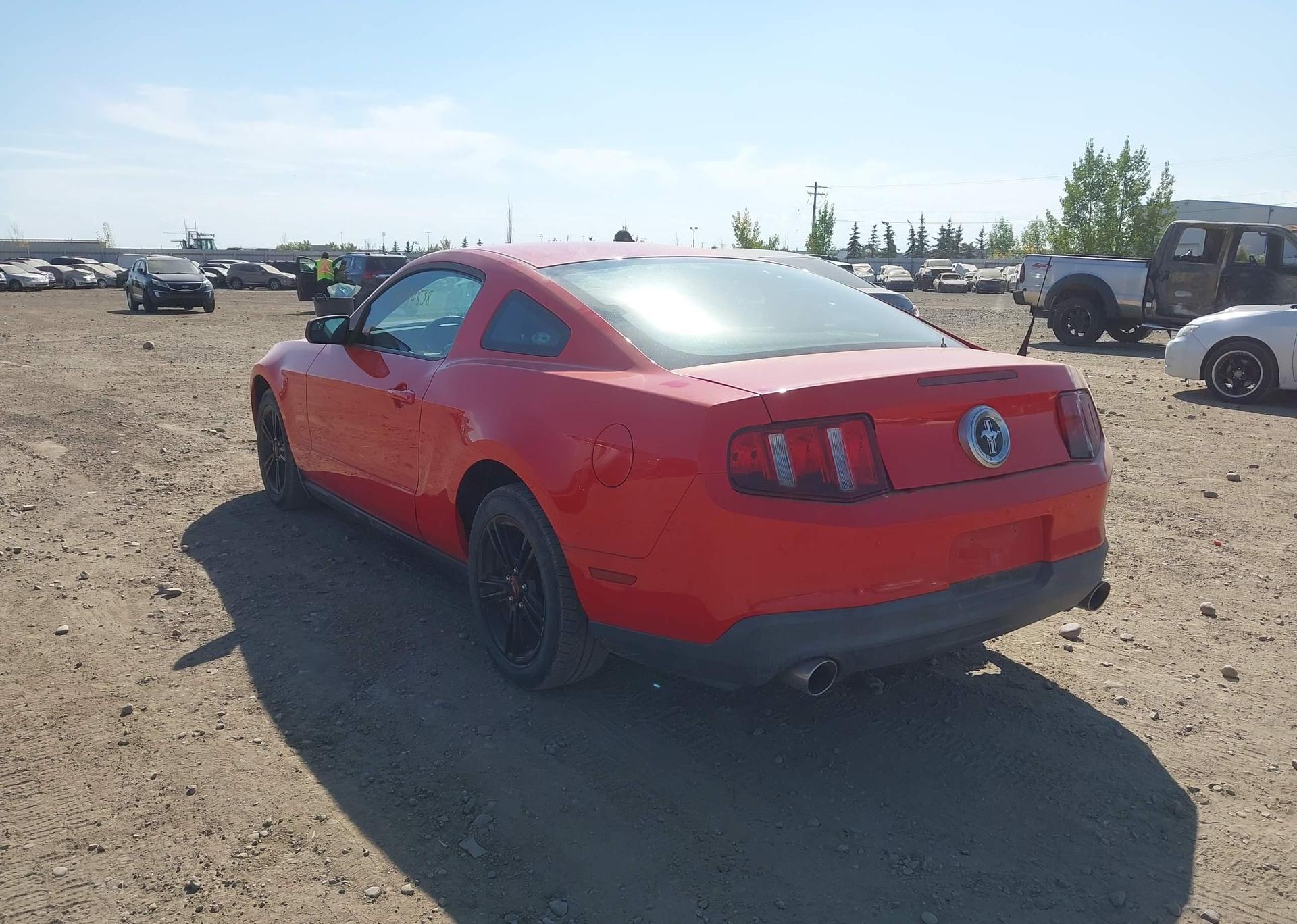 2012 FORD MUSTANG V6