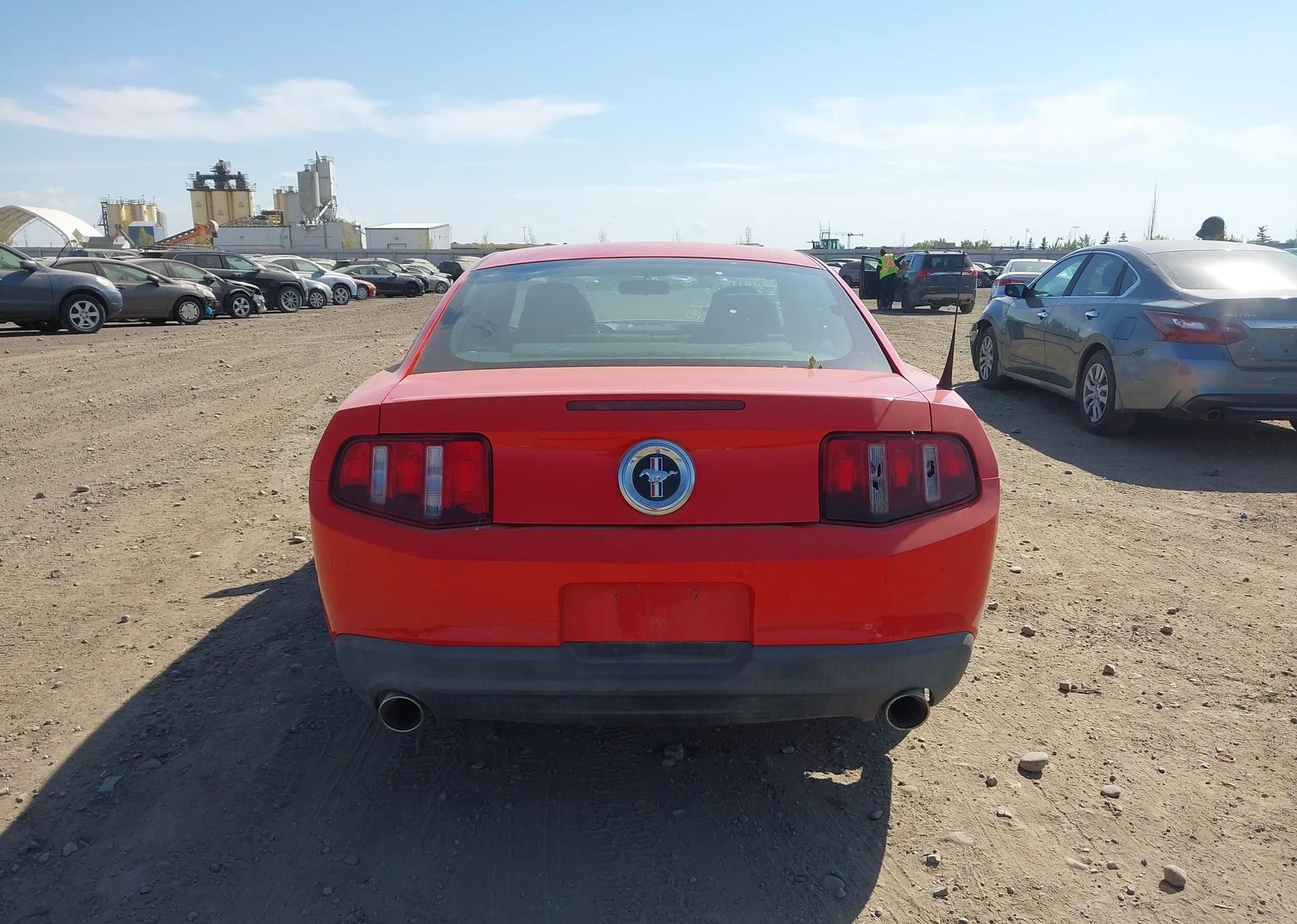 2012 FORD MUSTANG V6