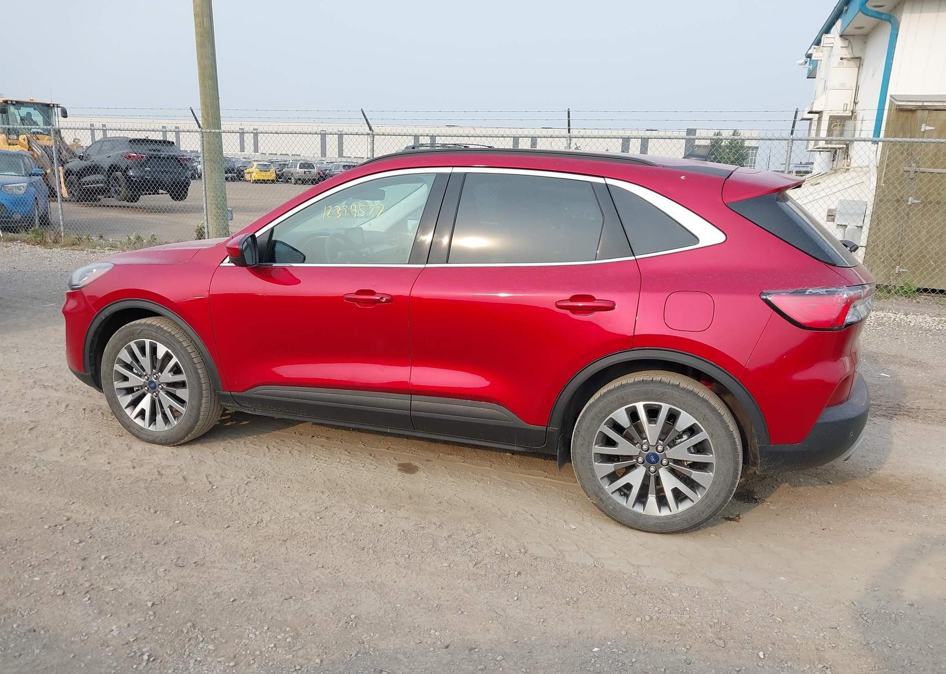 2022 FORD ESCAPE TITANIUM