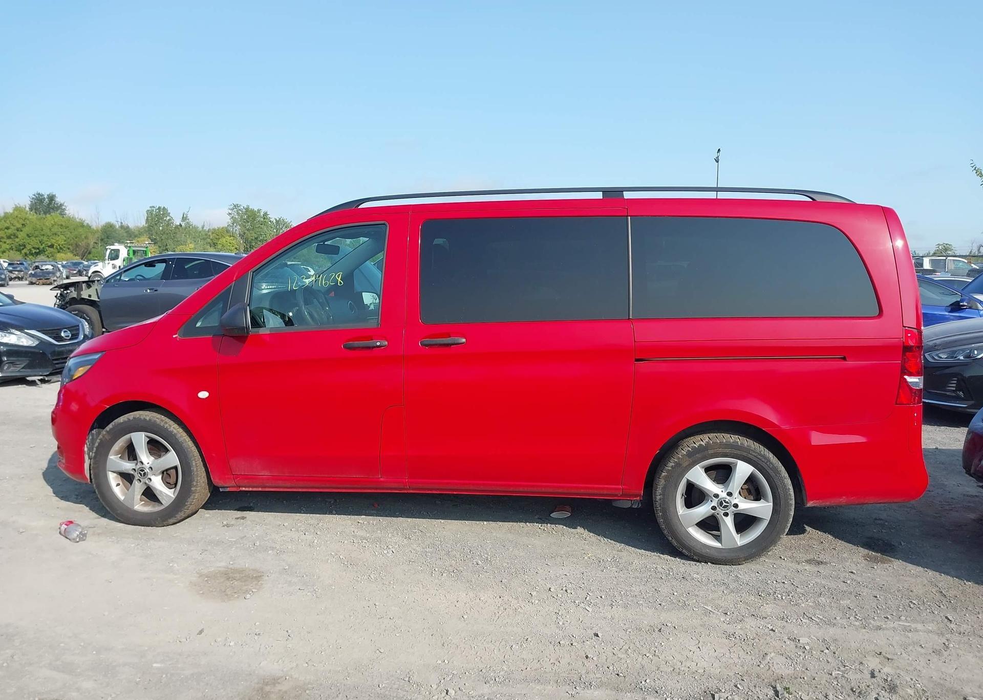 2019 MERCEDES-BENZ METRIS