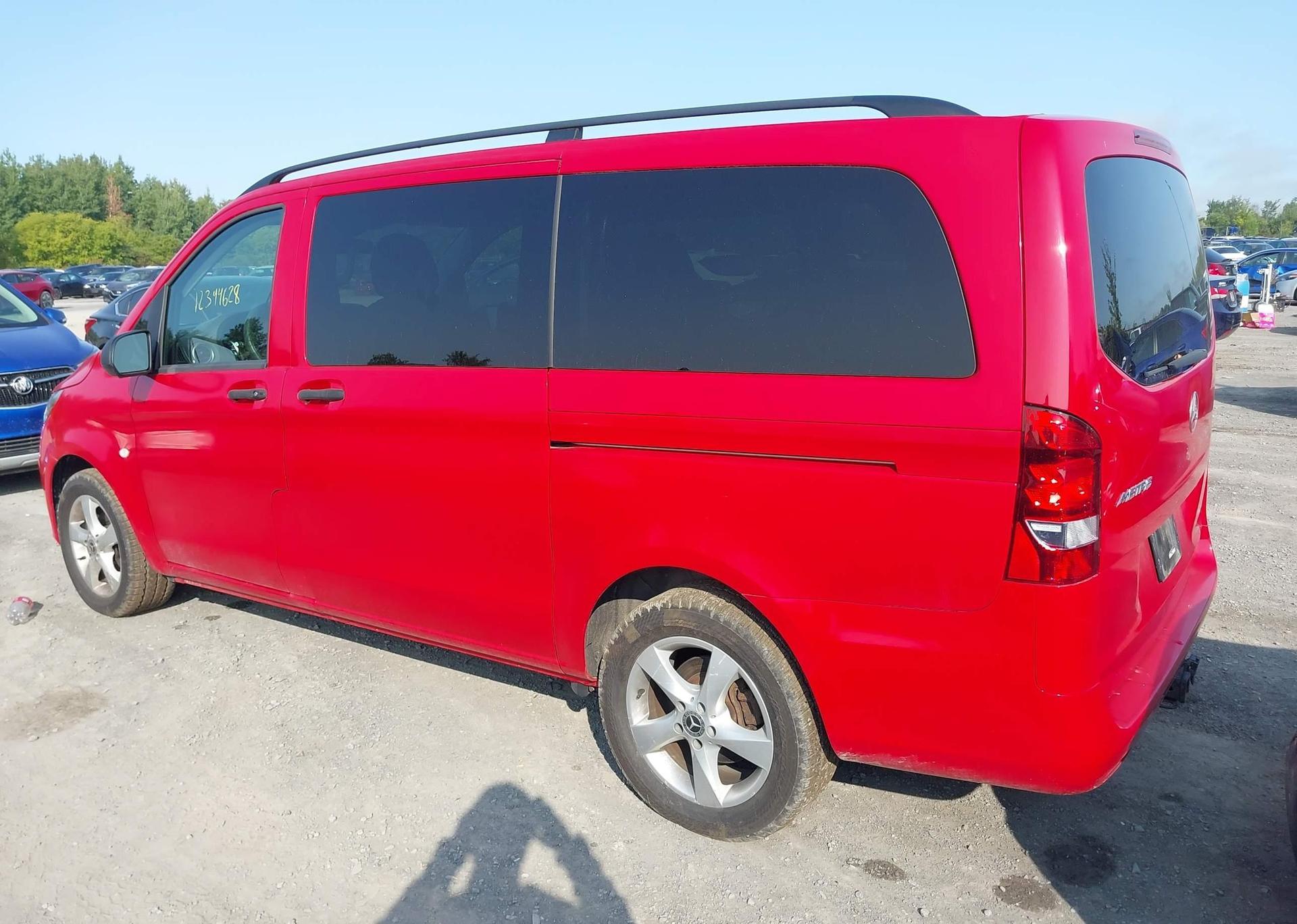 2019 MERCEDES-BENZ METRIS