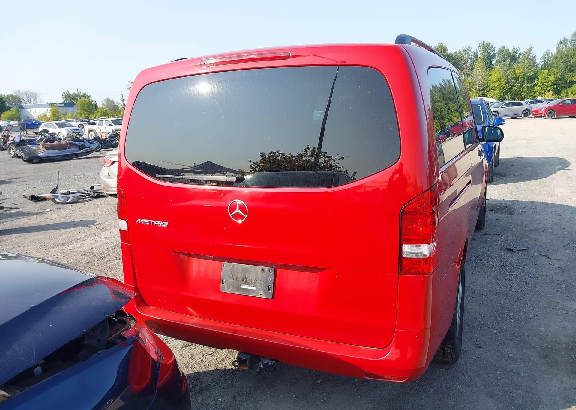 2019 MERCEDES-BENZ METRIS