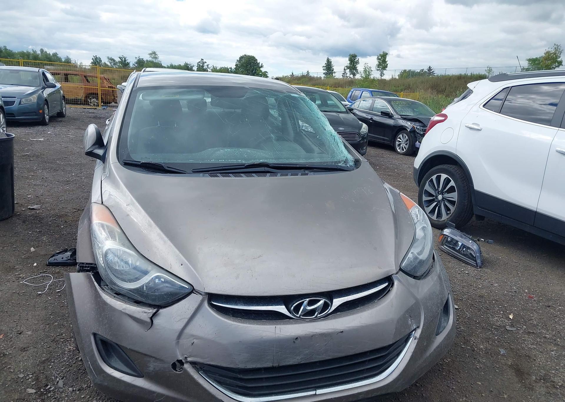 2013 HYUNDAI ELANTRA GL