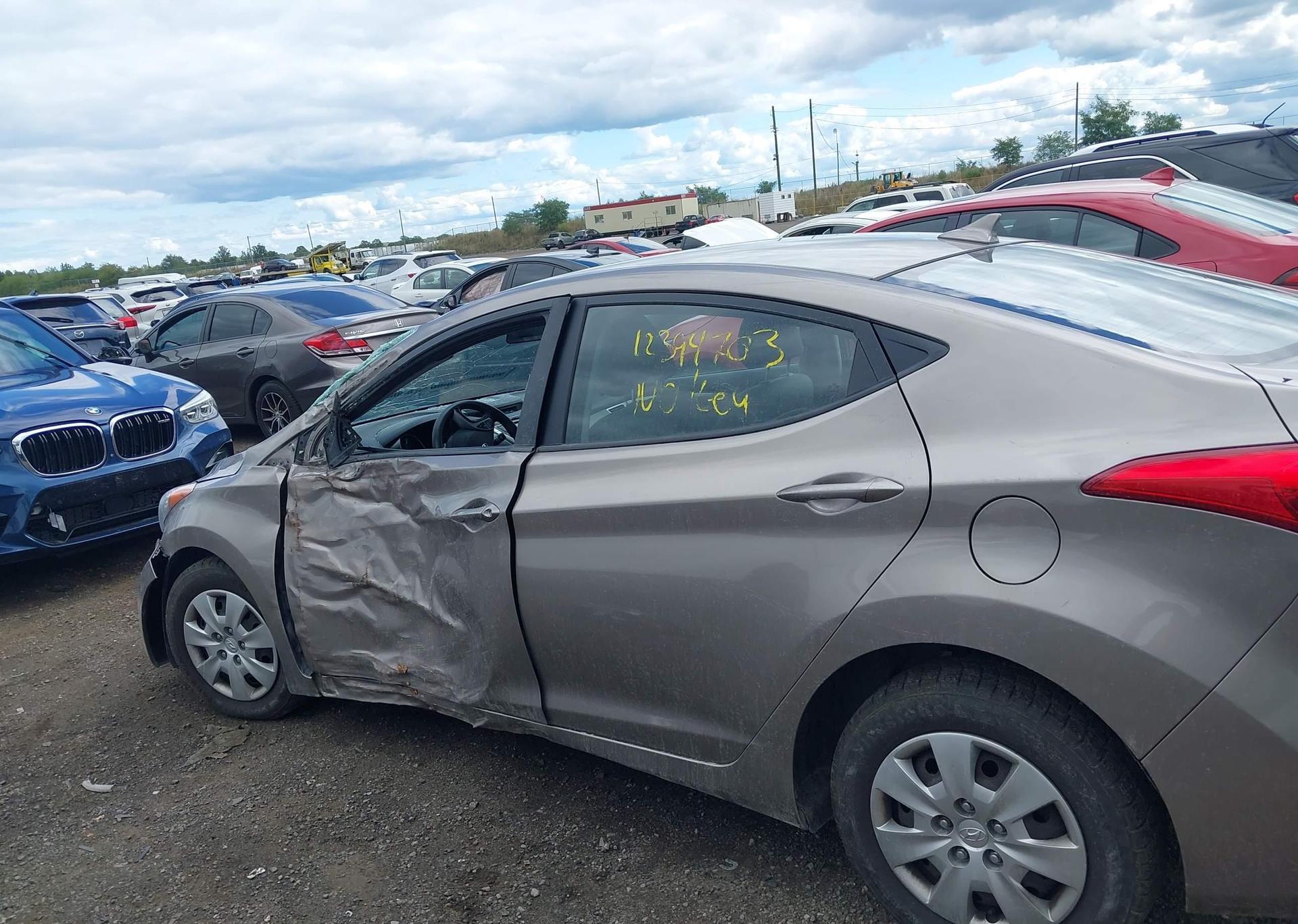 2013 HYUNDAI ELANTRA GL