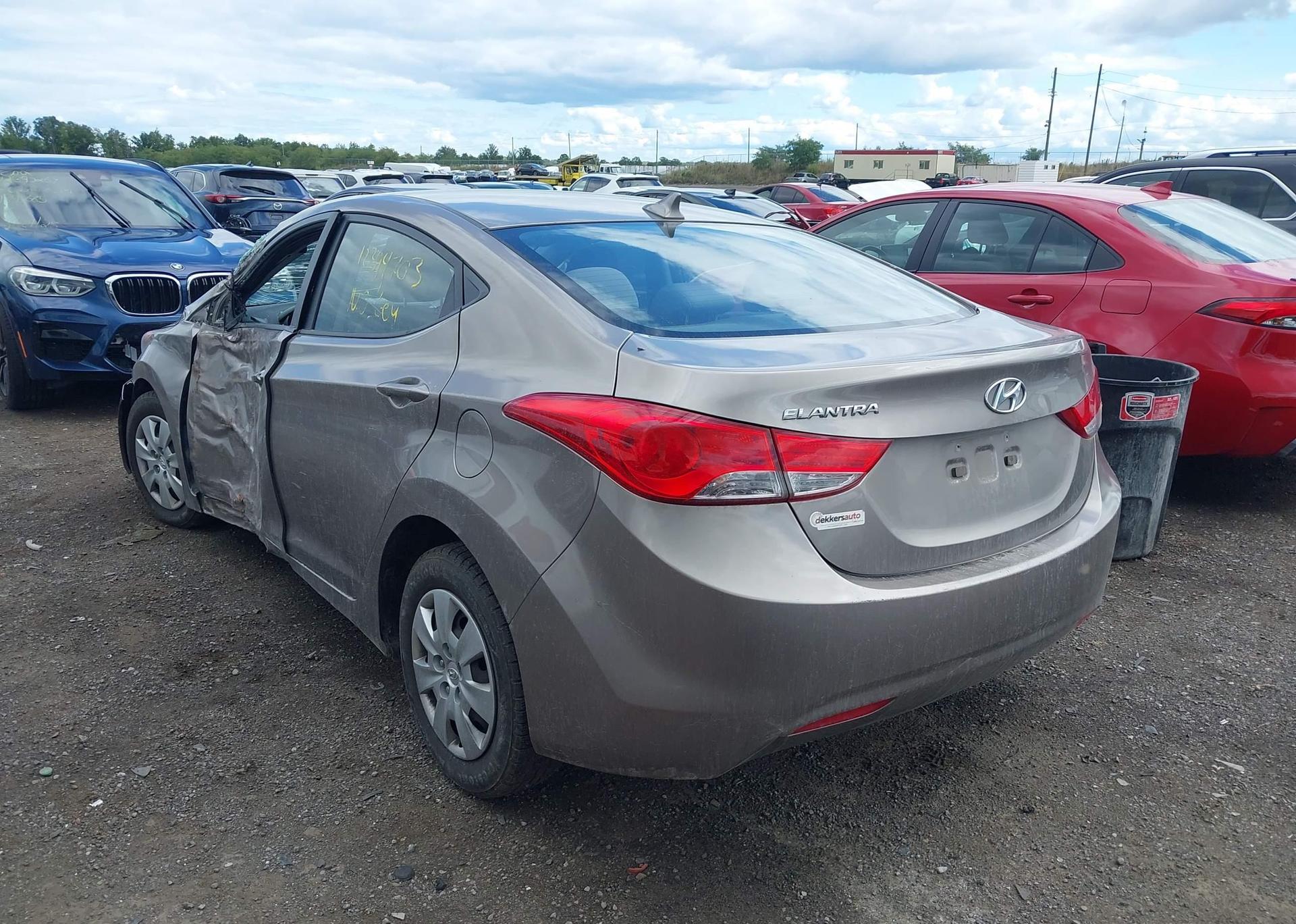 2013 HYUNDAI ELANTRA GL