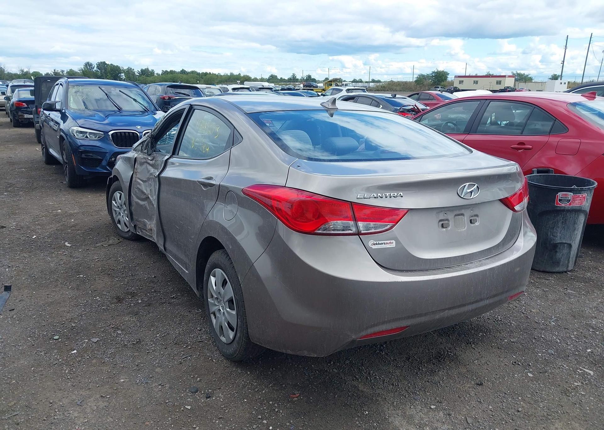 2013 HYUNDAI ELANTRA GL