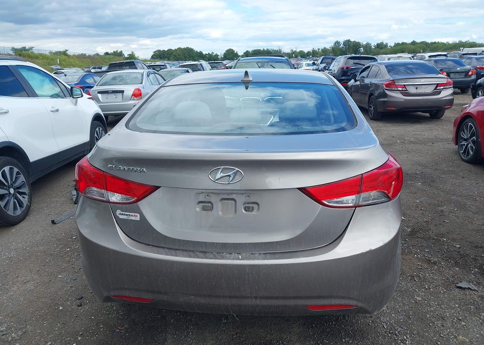 2013 HYUNDAI ELANTRA GL