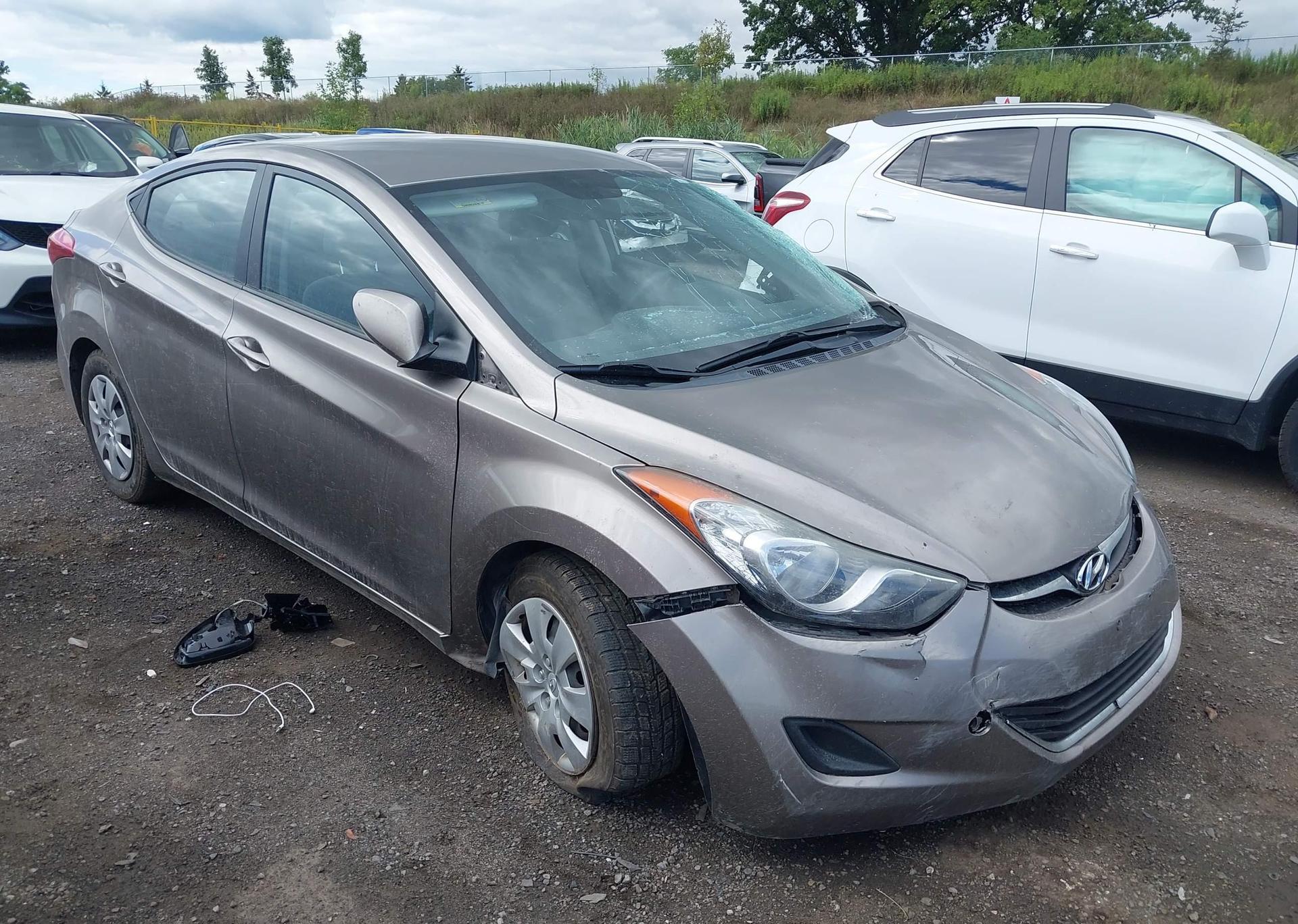 2013 HYUNDAI ELANTRA GL