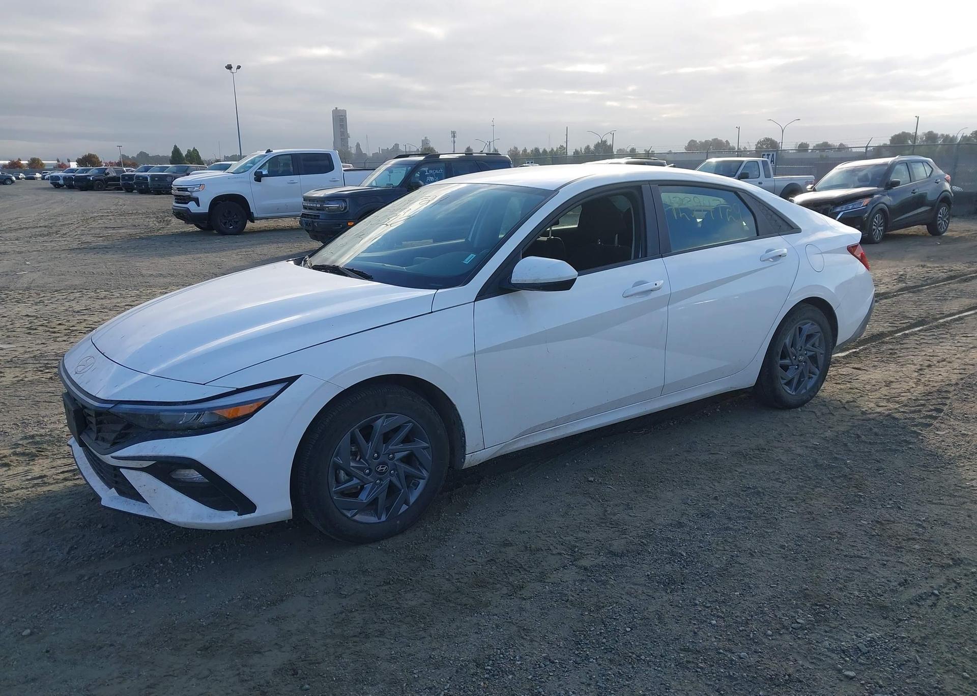 2024 HYUNDAI ELANTRA SEL