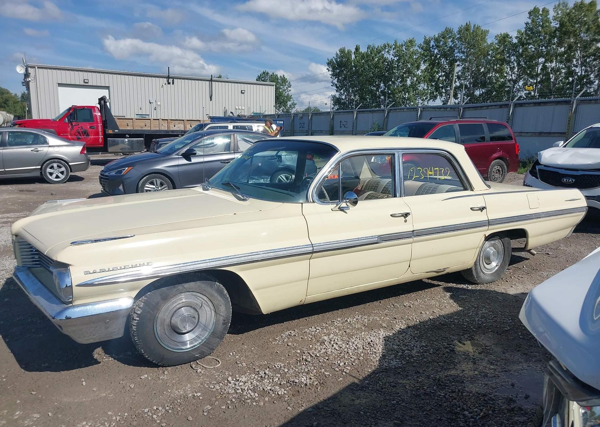 1962 PONTIAC PARISIENNE