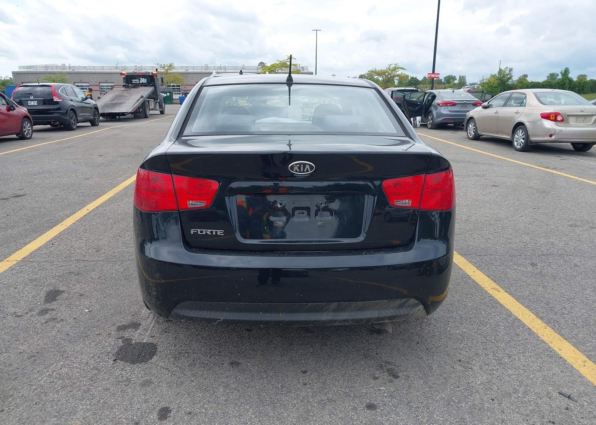 2010 KIA FORTE LX