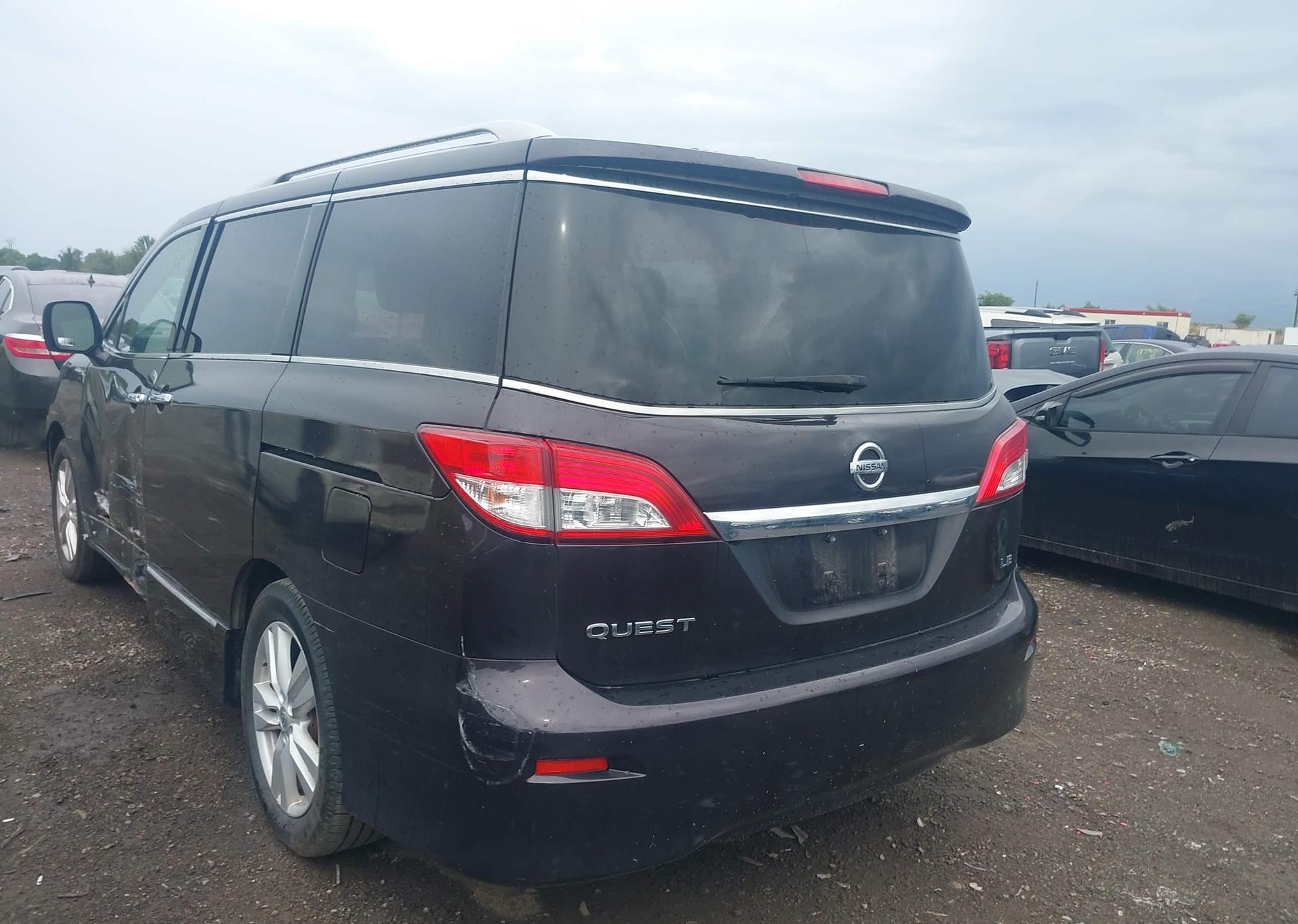 2011 NISSAN QUEST LE