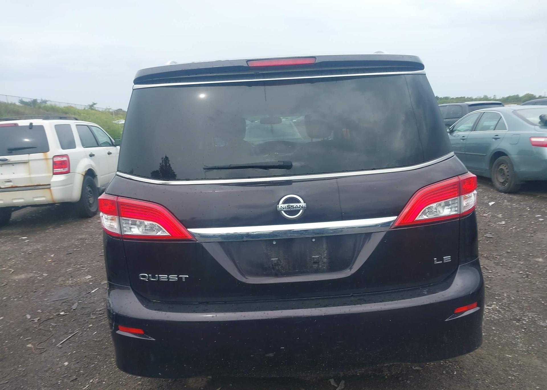 2011 NISSAN QUEST LE