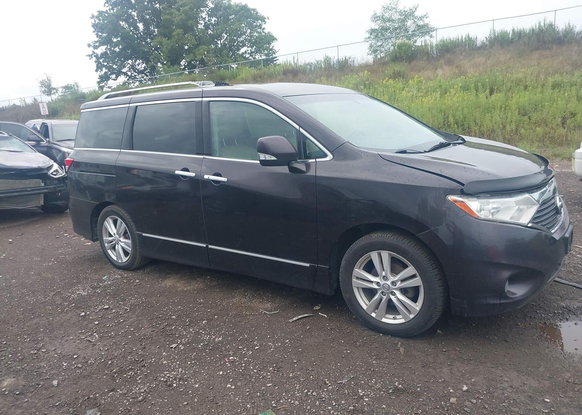 2011 NISSAN QUEST LE