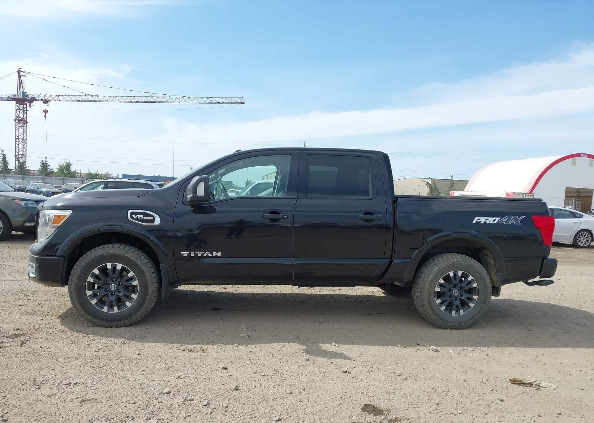2017 NISSAN TITAN PLATINUM RESERVE
