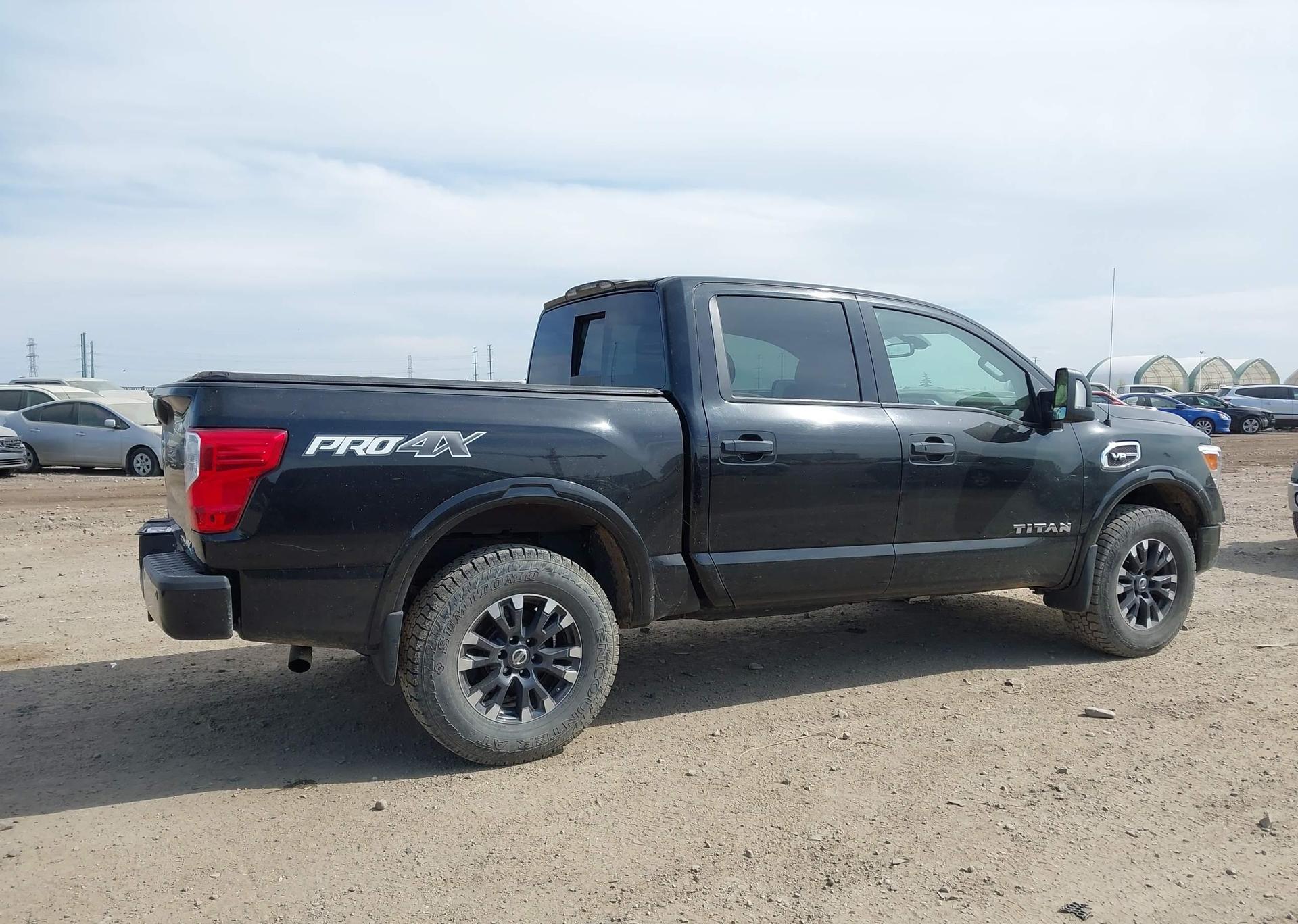 2017 NISSAN TITAN PLATINUM RESERVE