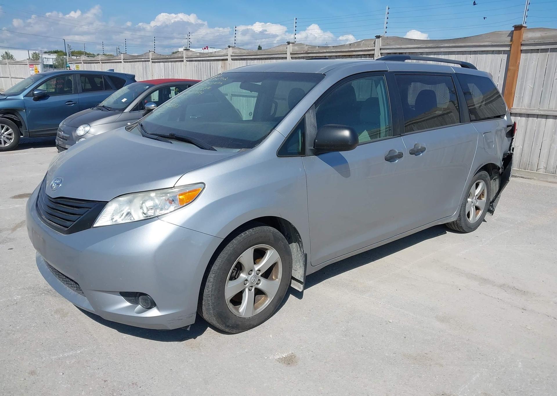 2015 TOYOTA SIENNA 7 PASSENGER