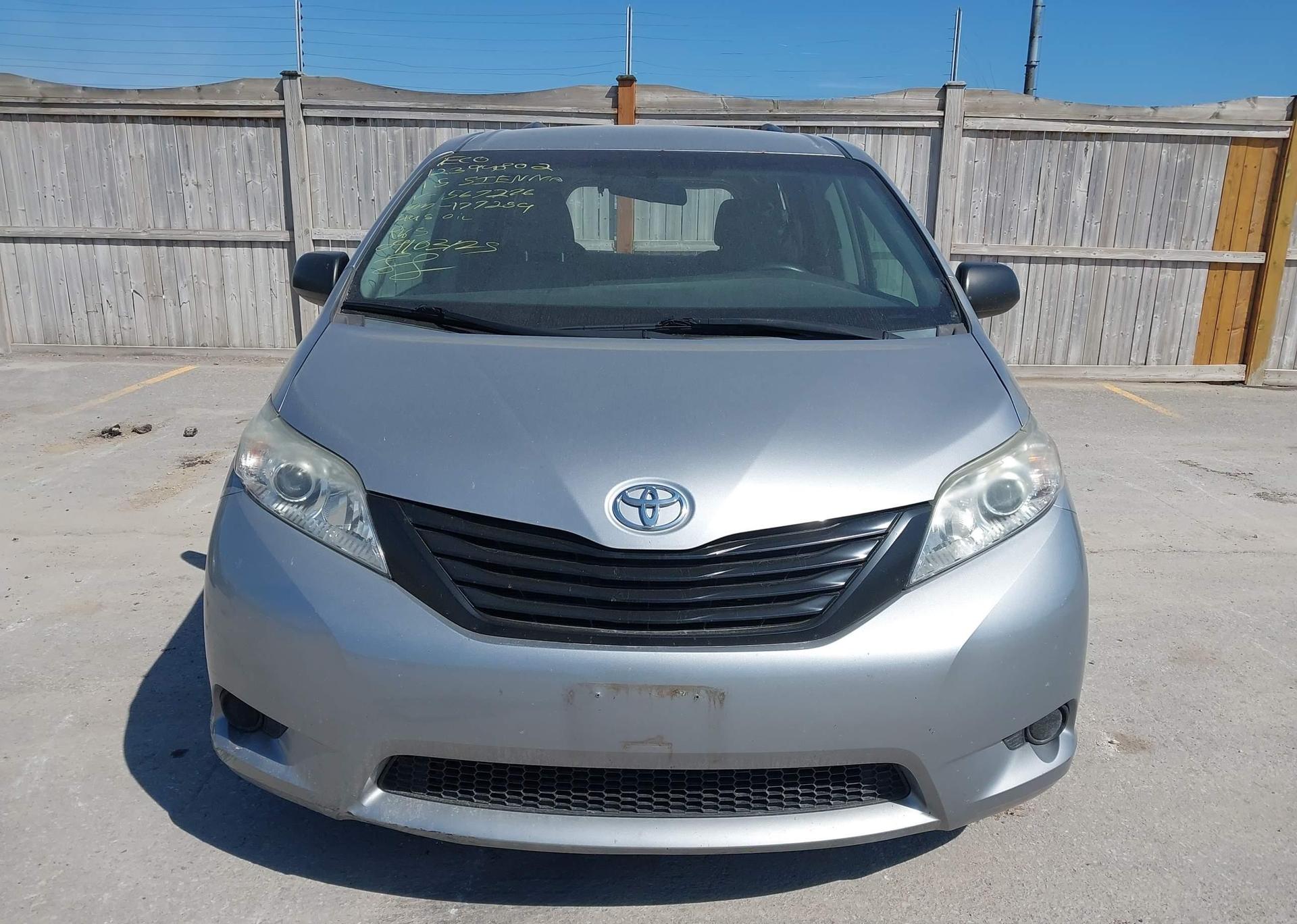 2015 TOYOTA SIENNA 7 PASSENGER