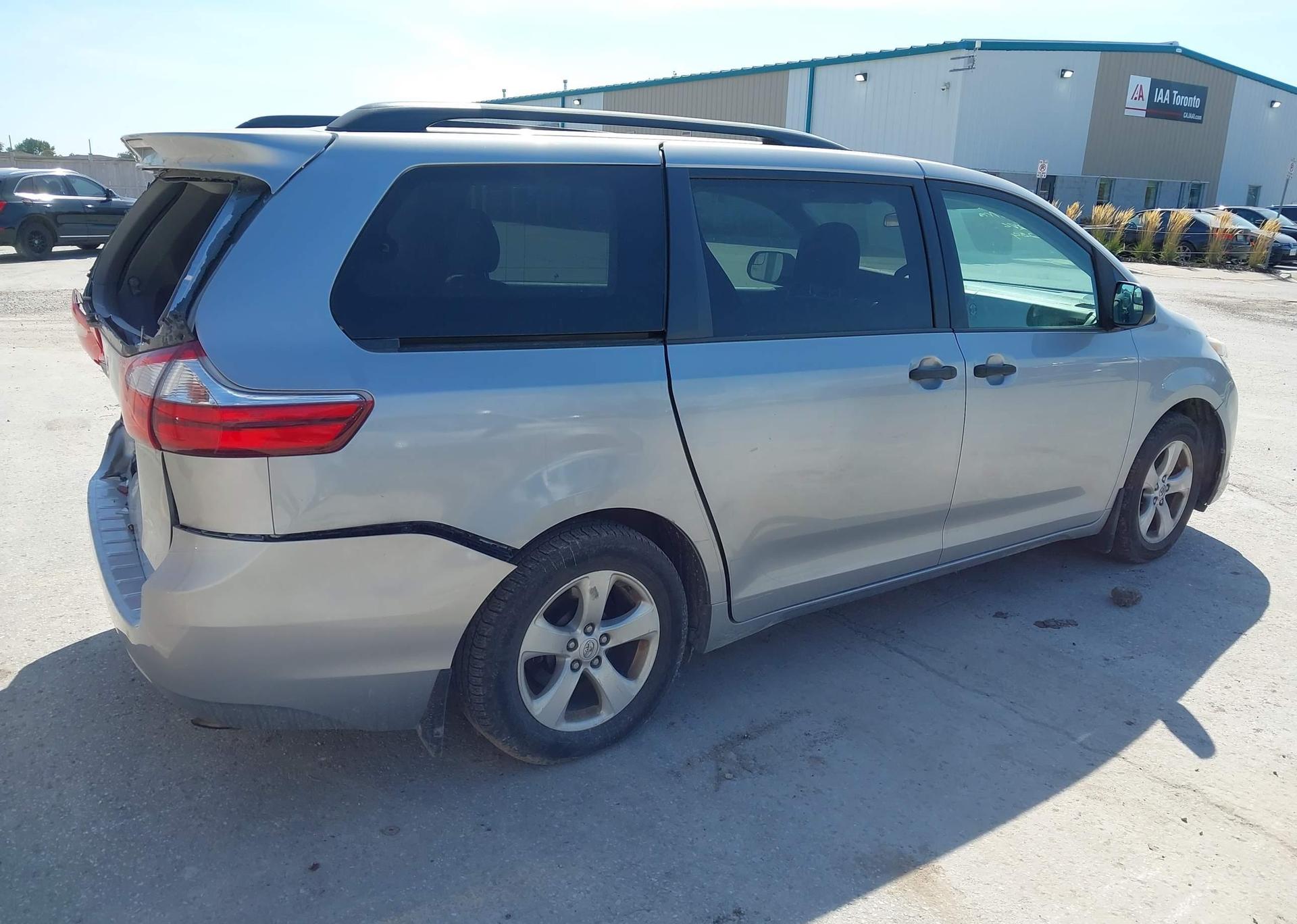 2015 TOYOTA SIENNA 7 PASSENGER