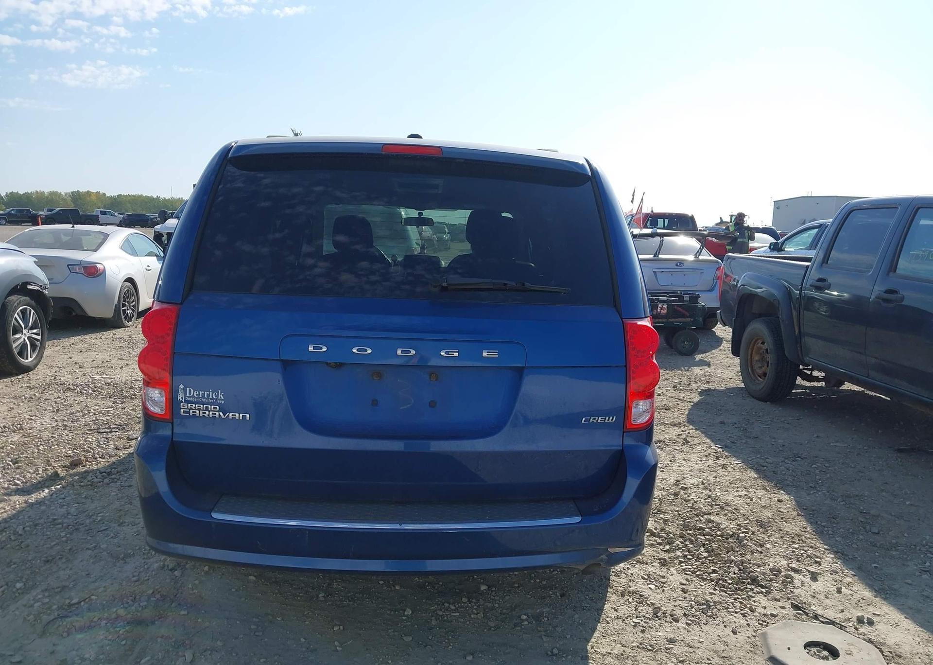 2011 DODGE GRAND CARAVAN CREW