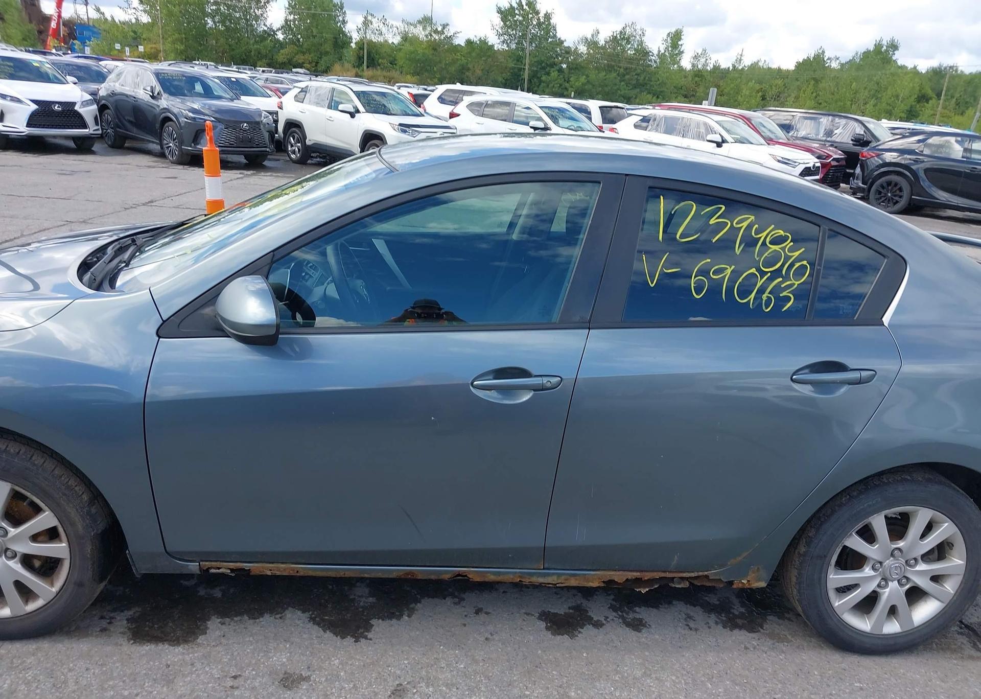 2012 MAZDA MAZDA3