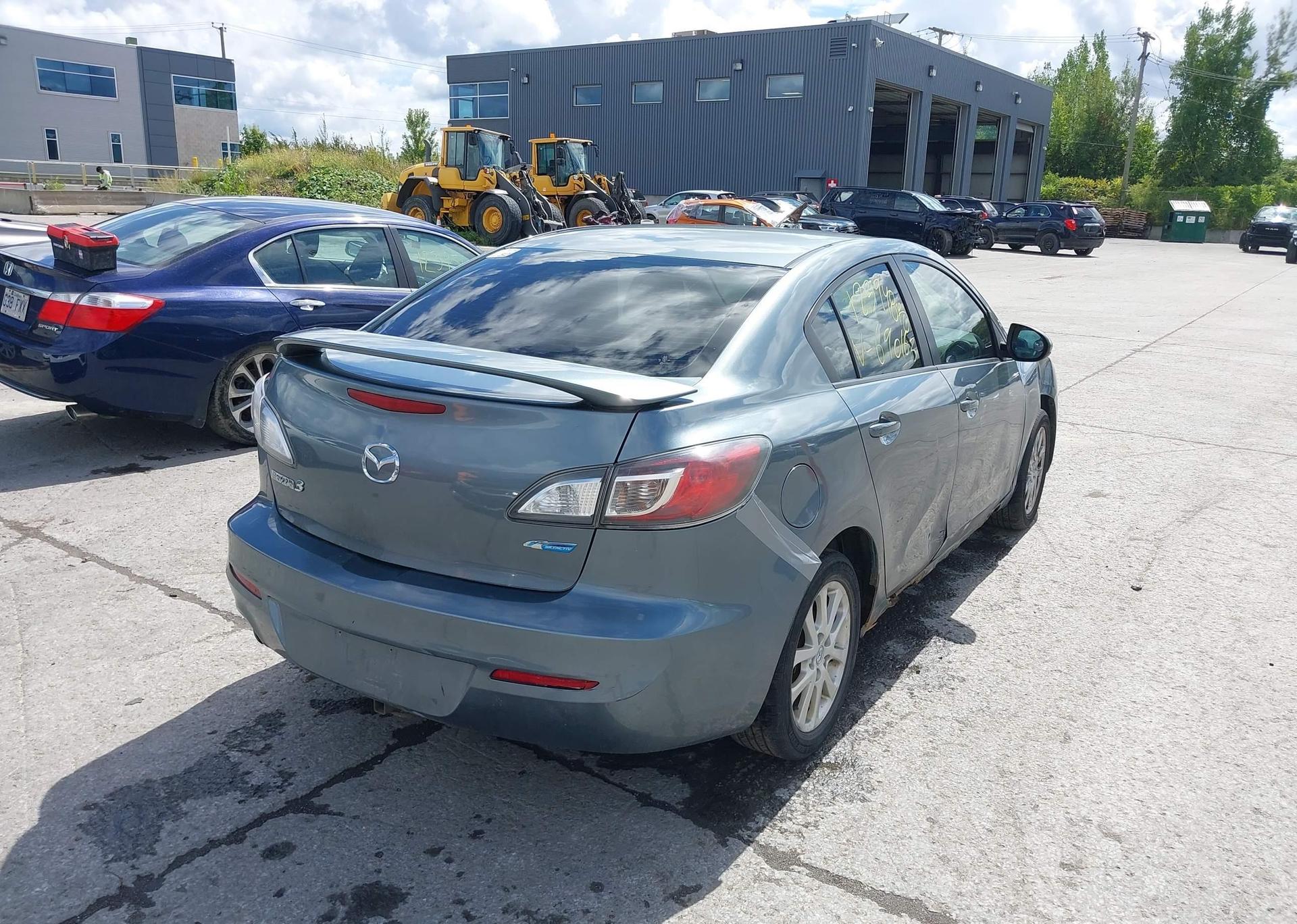 2012 MAZDA MAZDA3