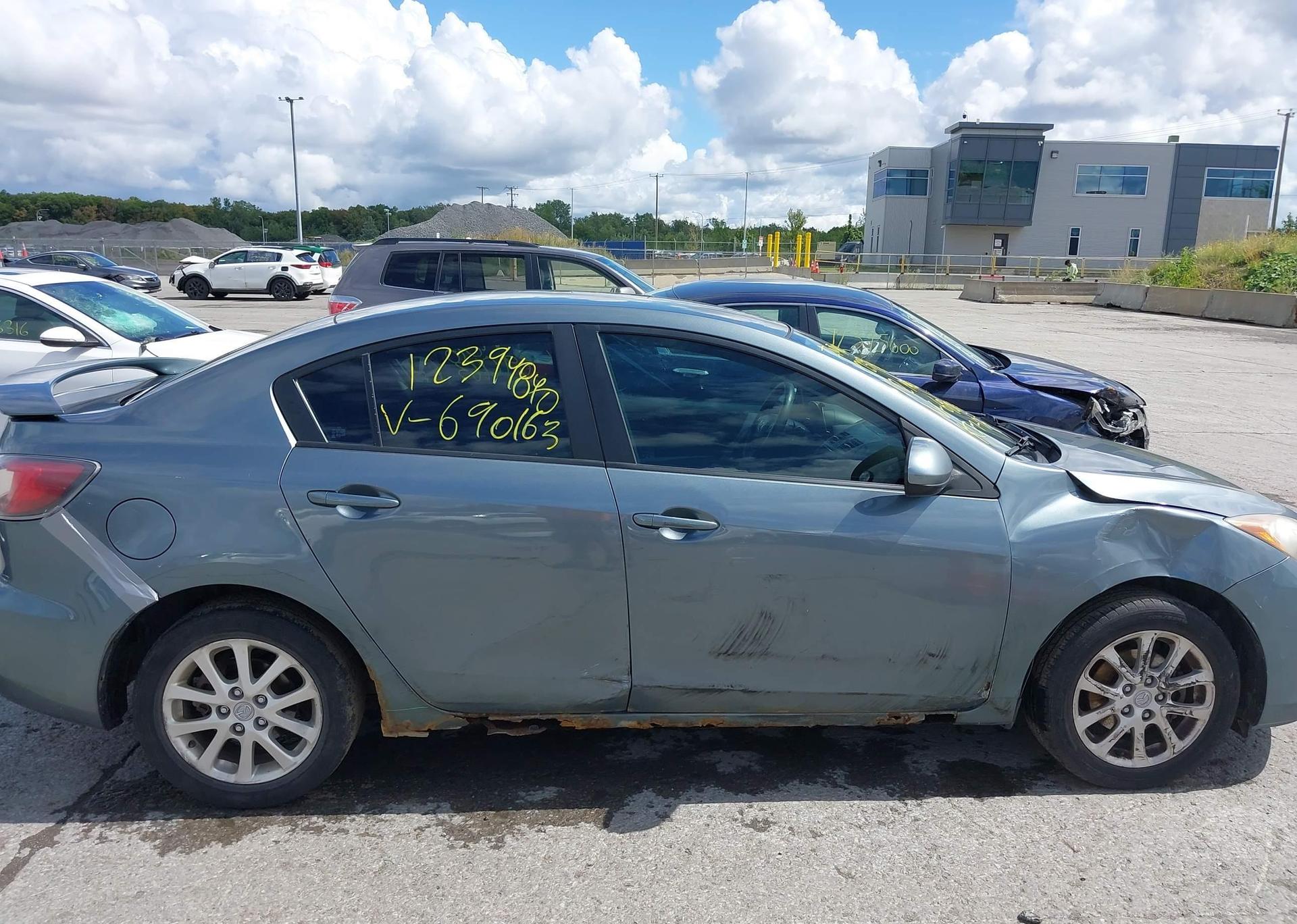 2012 MAZDA MAZDA3