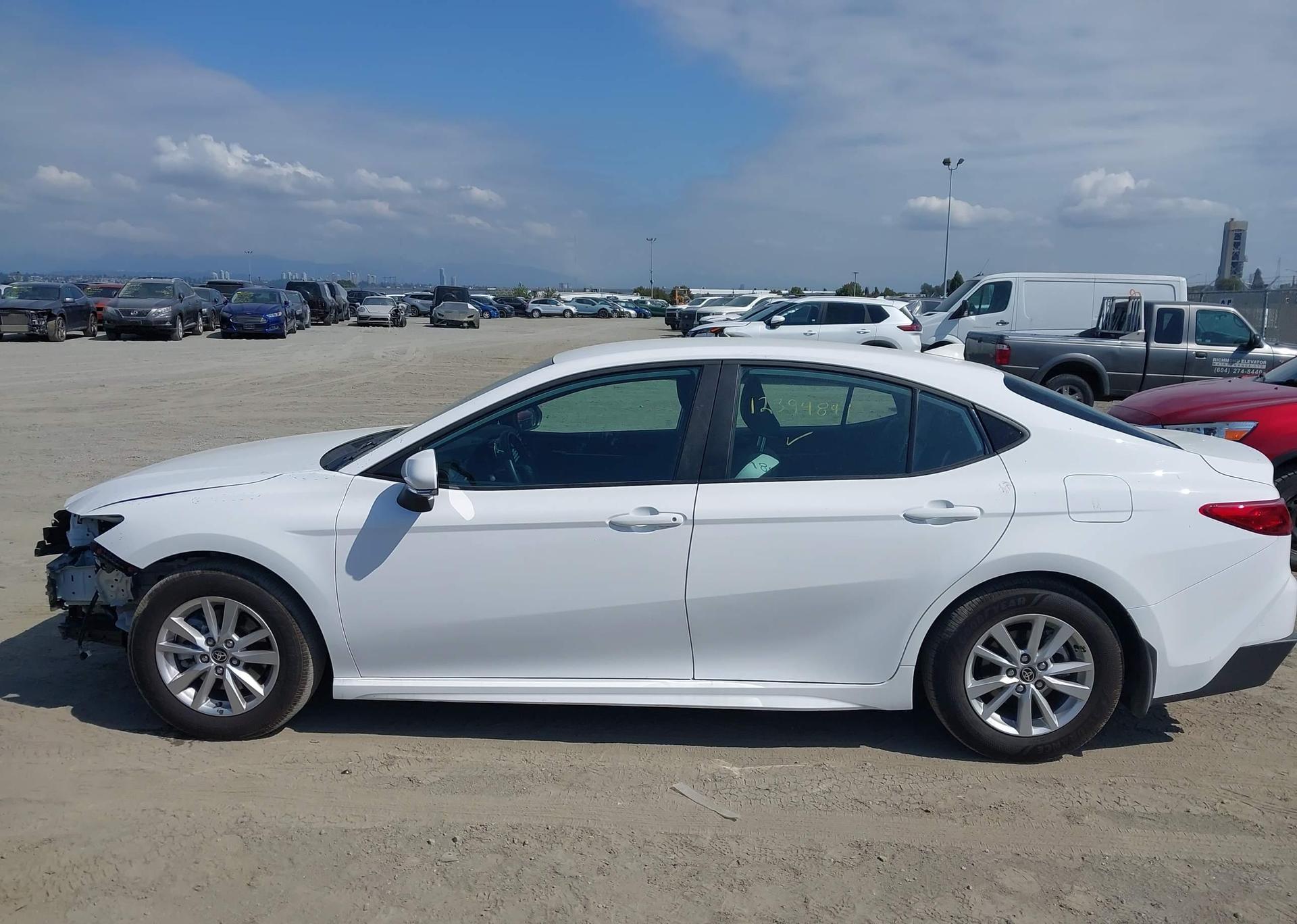 2025 TOYOTA CAMRY XSE