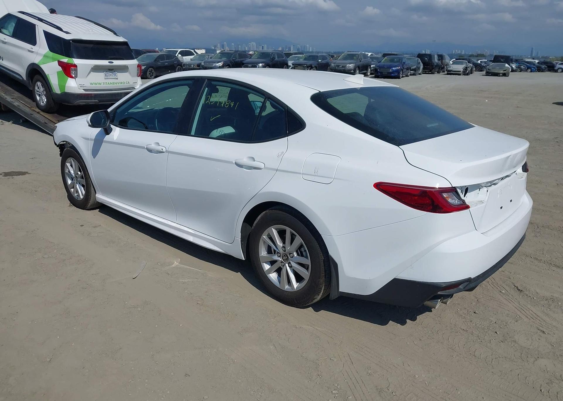 2025 TOYOTA CAMRY XSE