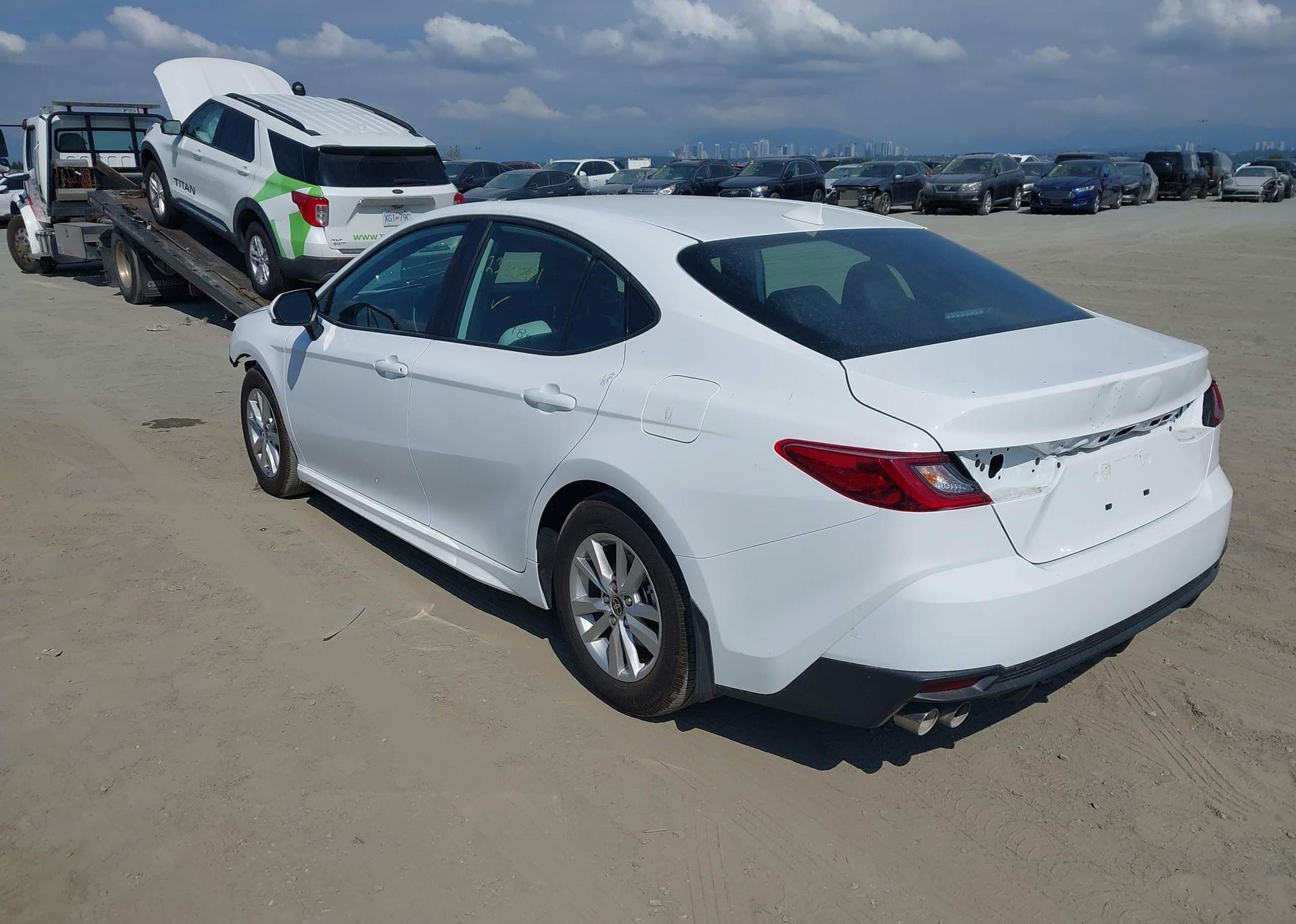 2025 TOYOTA CAMRY XSE
