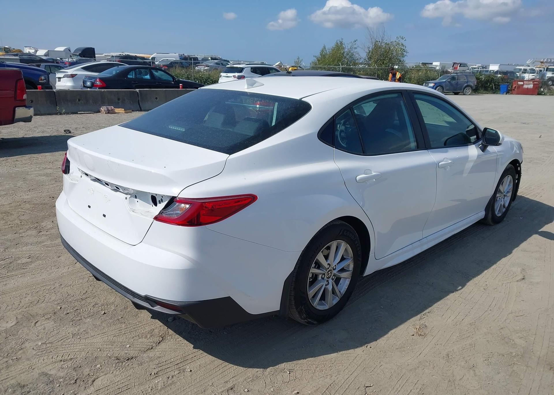 2025 TOYOTA CAMRY XSE