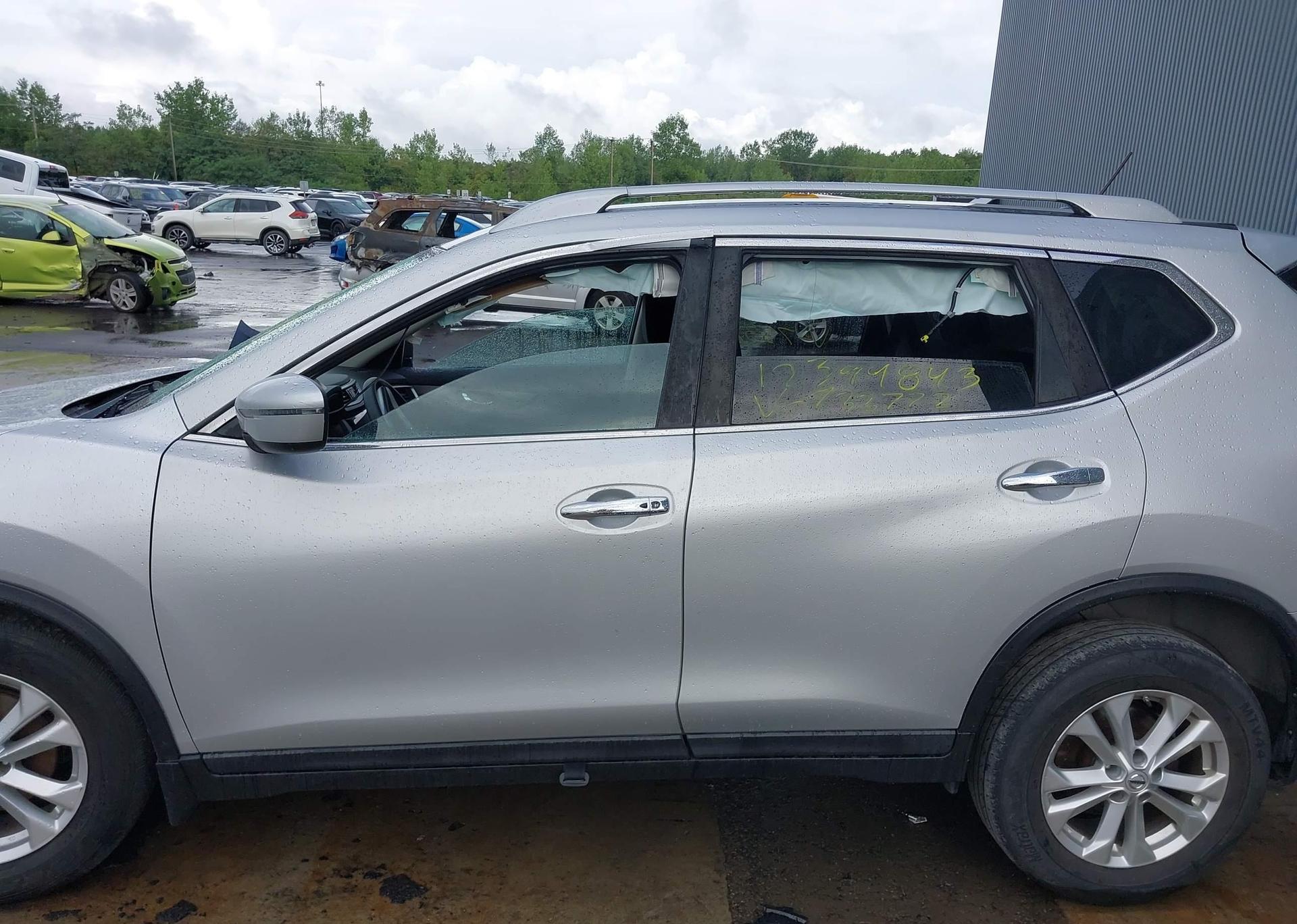 2016 NISSAN ROGUE S