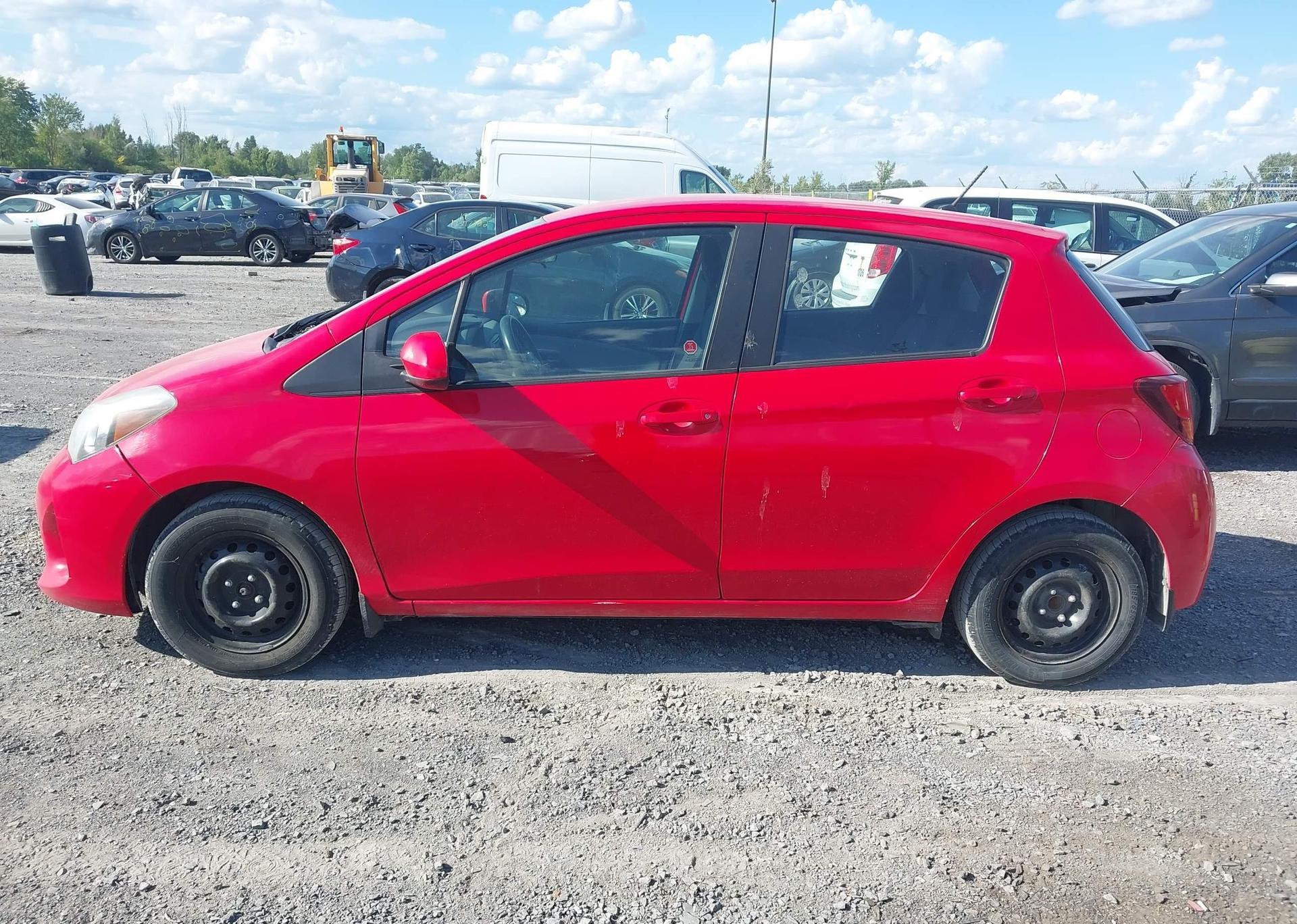 2017 TOYOTA YARIS LE