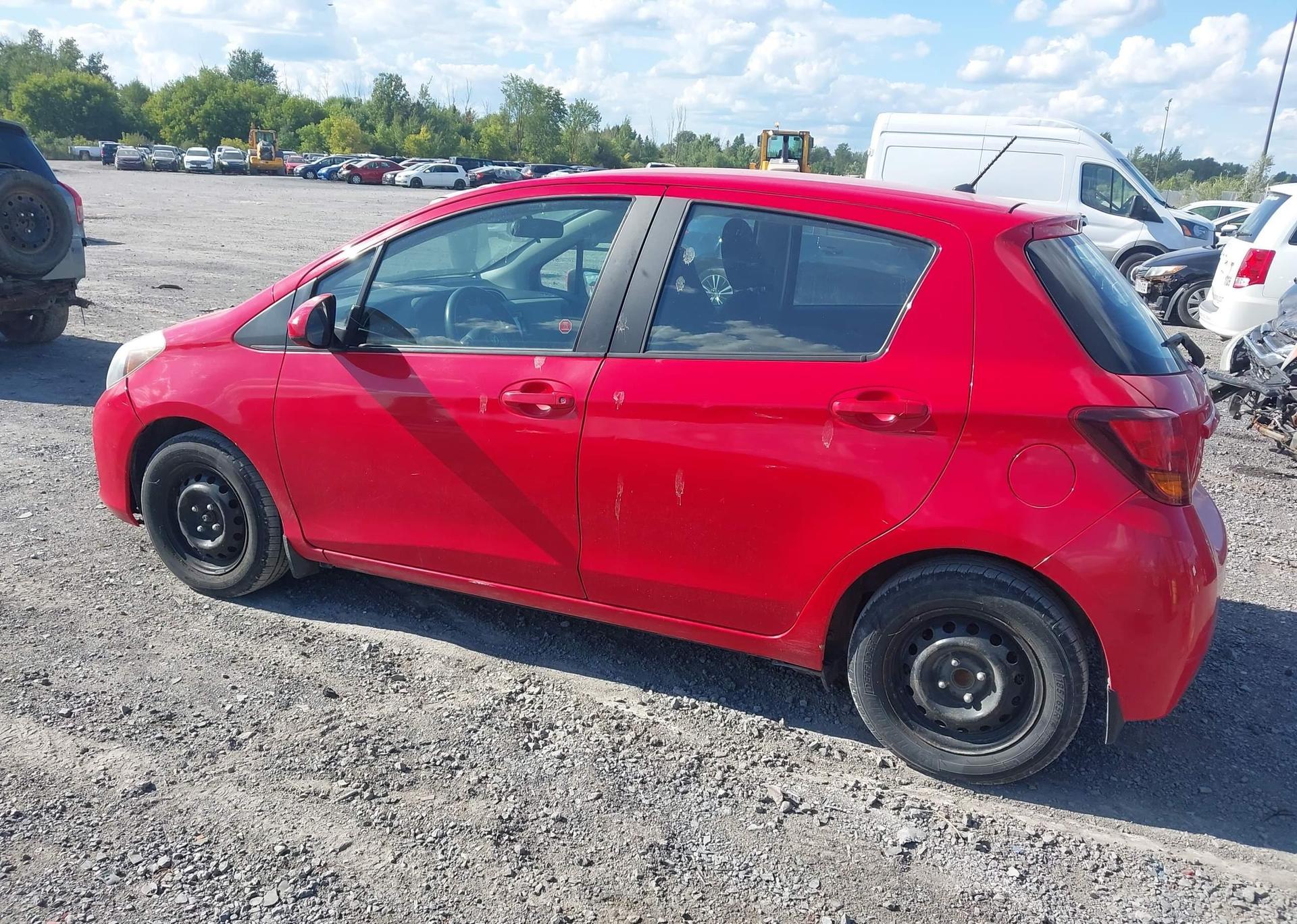 2017 TOYOTA YARIS LE