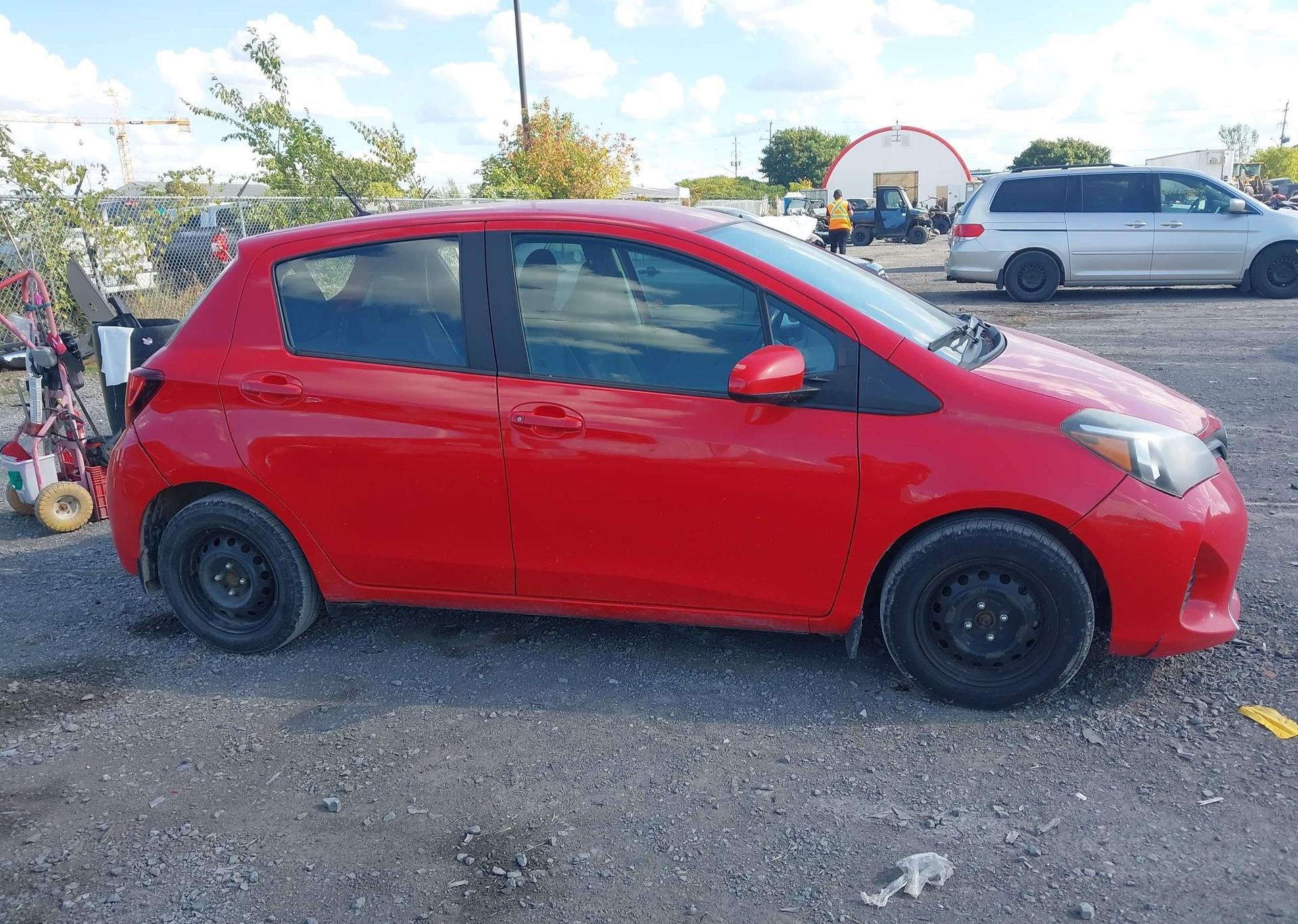 2017 TOYOTA YARIS LE