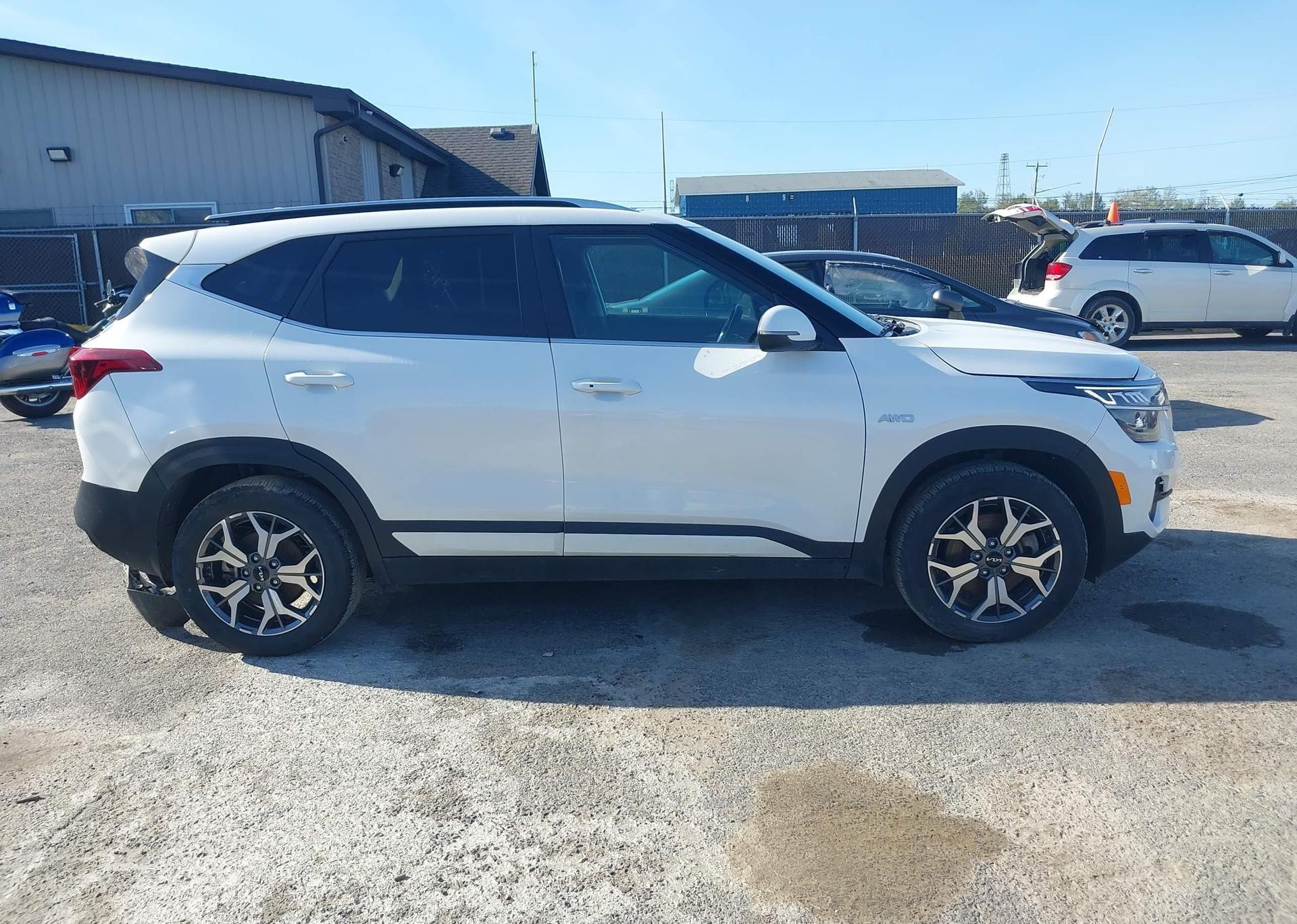 2023 KIA SELTOS EX