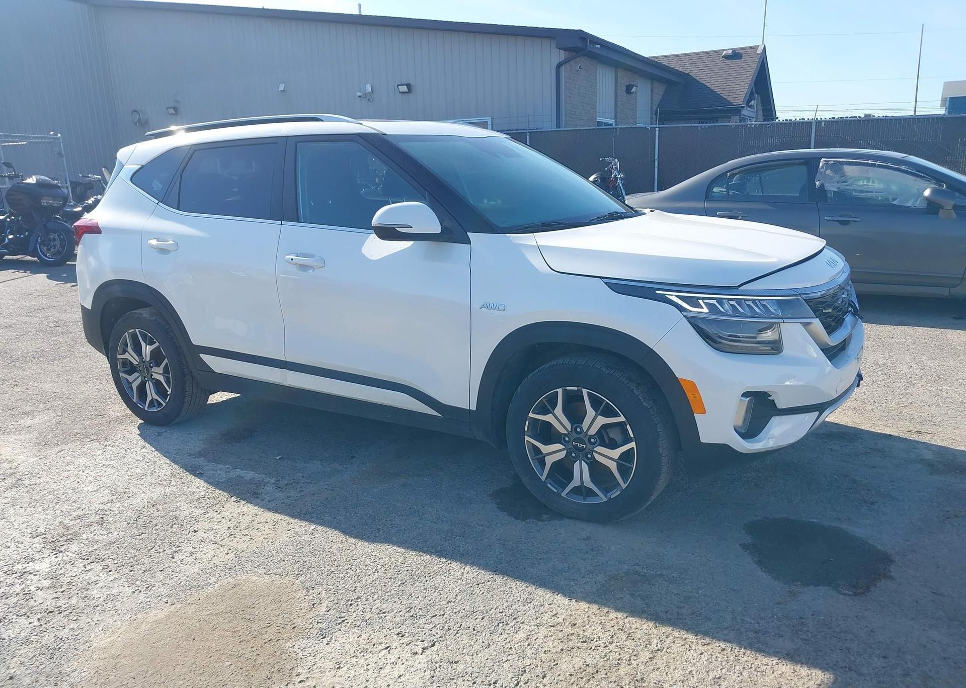 2023 KIA SELTOS EX