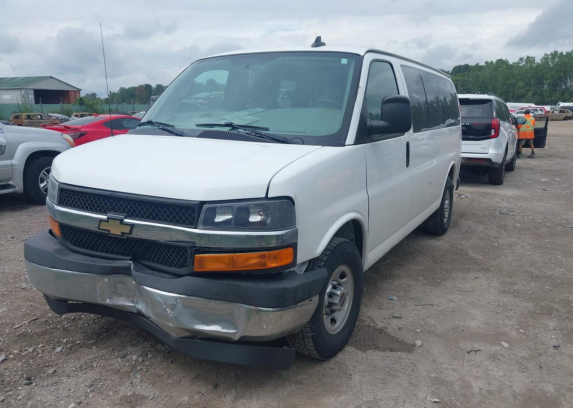 2017 GMC SAVANA 2500 LS