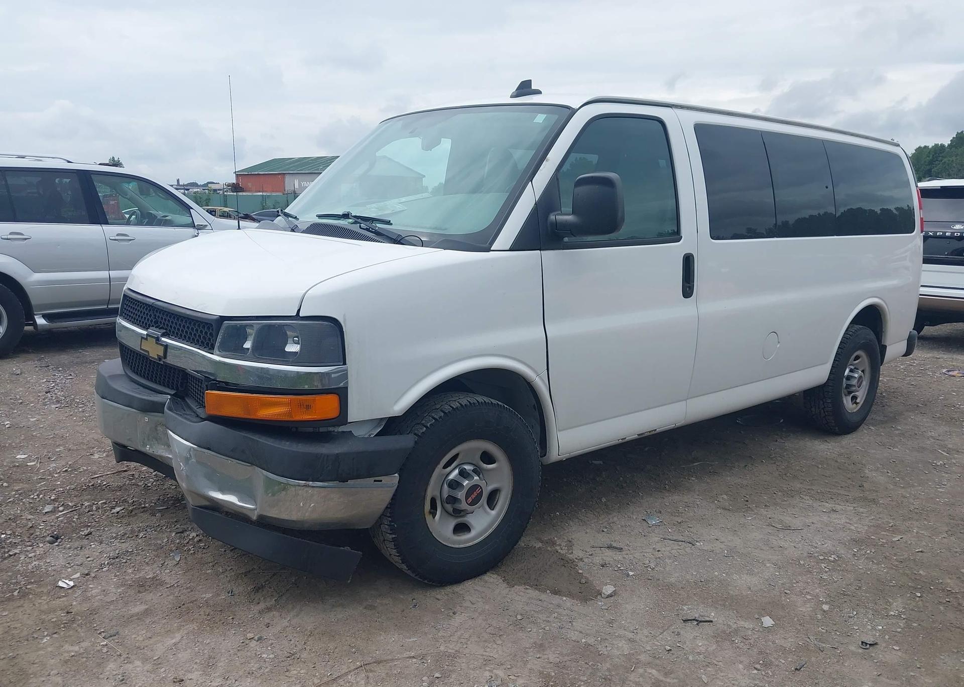 2017 GMC SAVANA 2500 LS