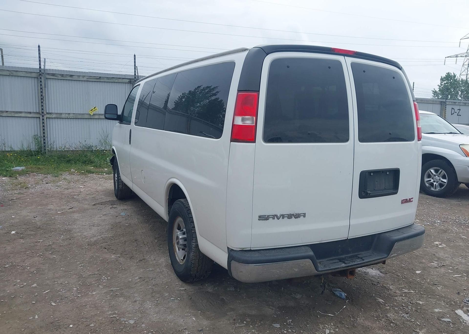 2017 GMC SAVANA 2500 LS