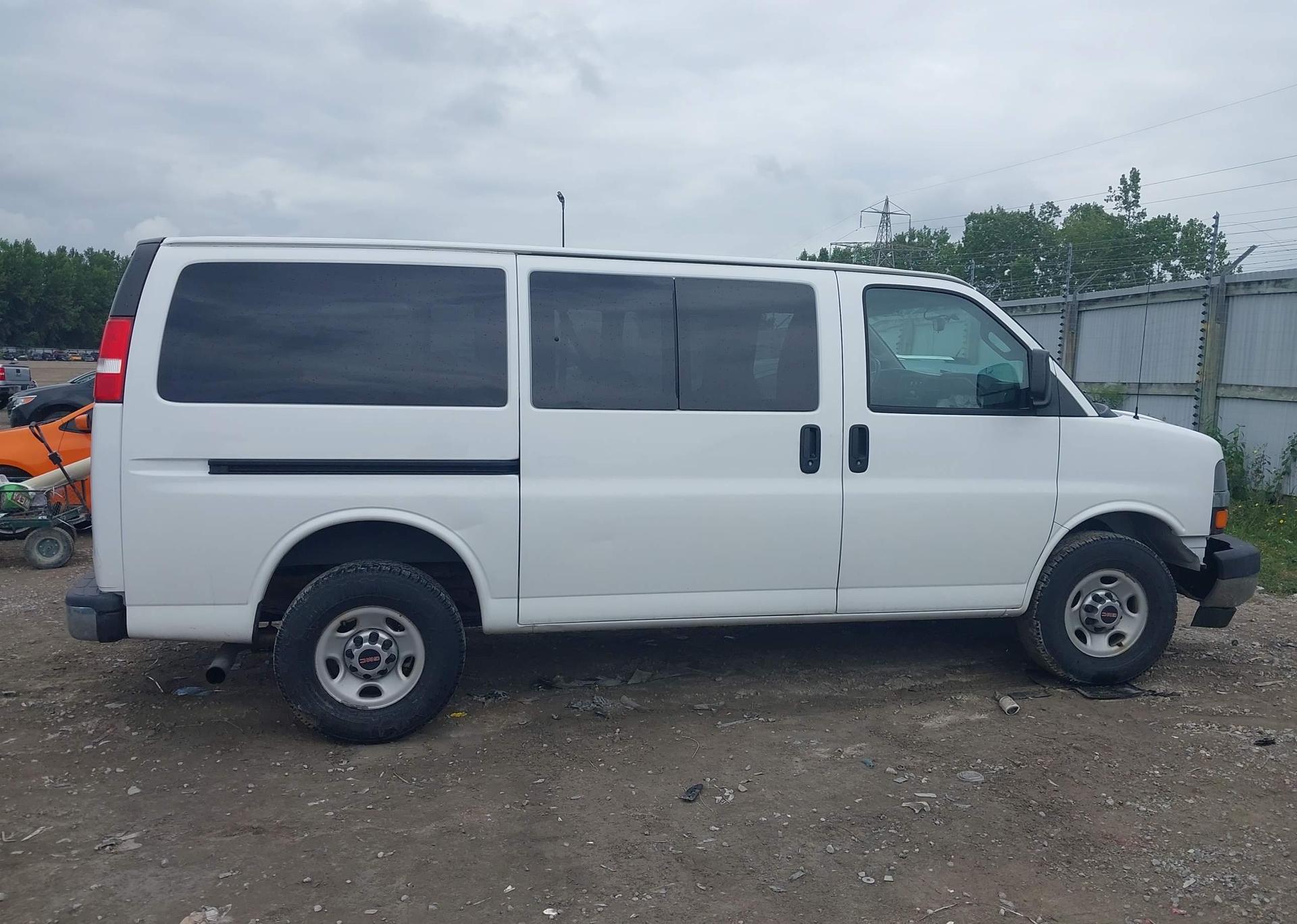 2017 GMC SAVANA 2500 LS
