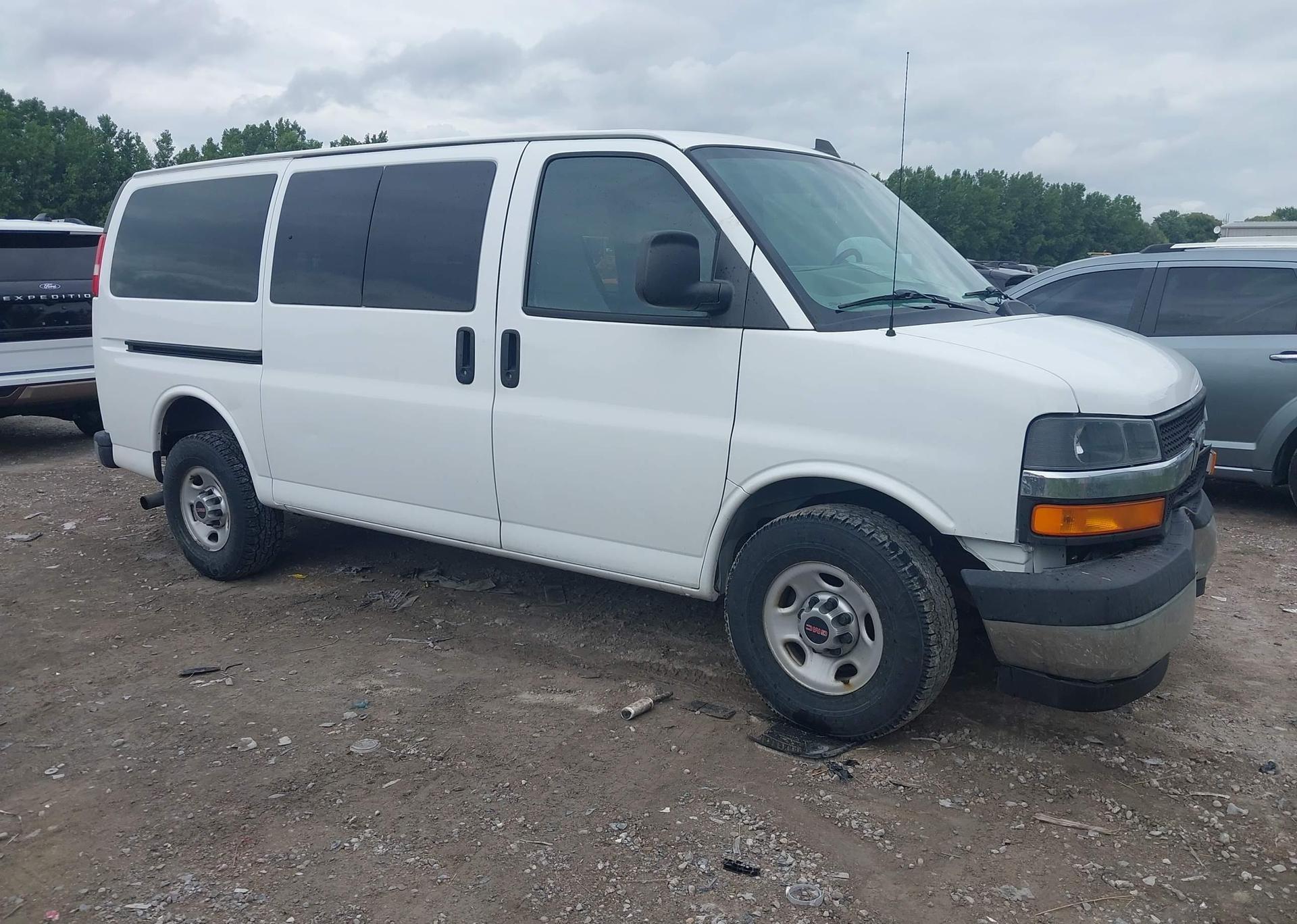 2017 GMC SAVANA 2500 LS