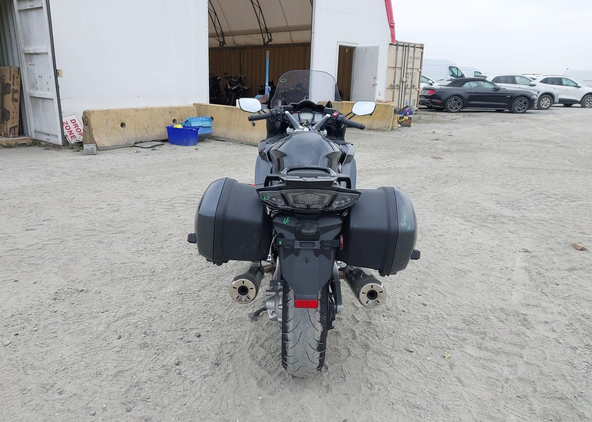 2021 YAMAHA FJR1300 AE
