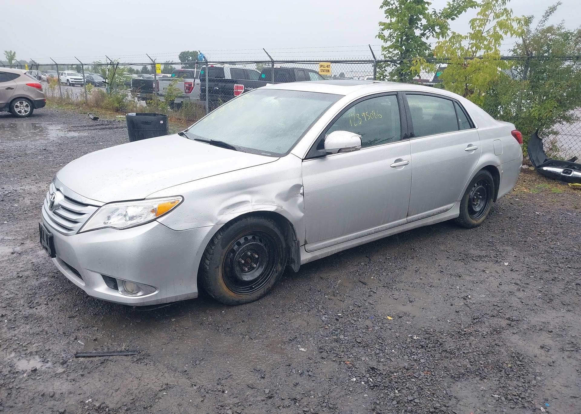 2011 TOYOTA AVALON XLS