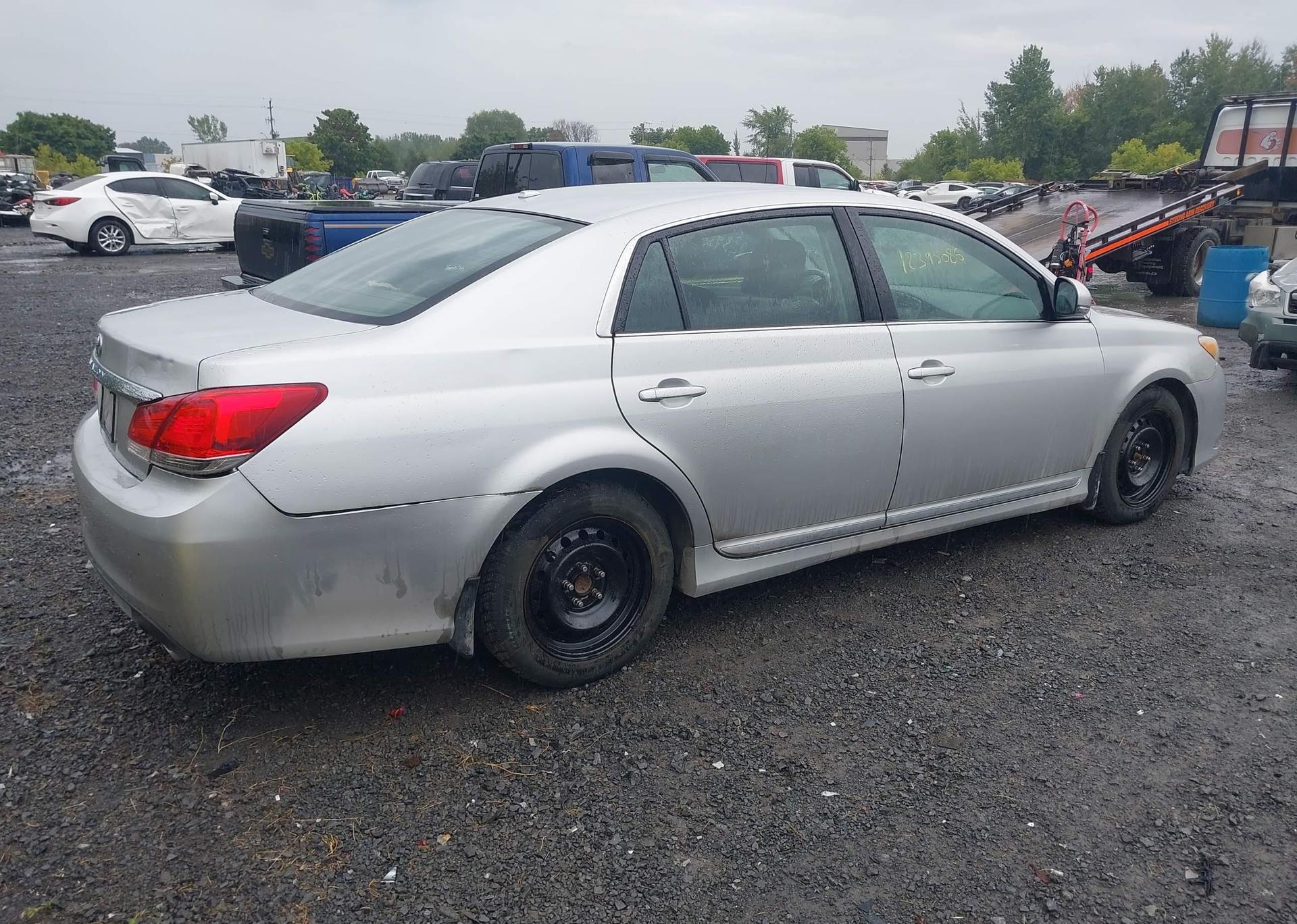 2011 TOYOTA AVALON XLS