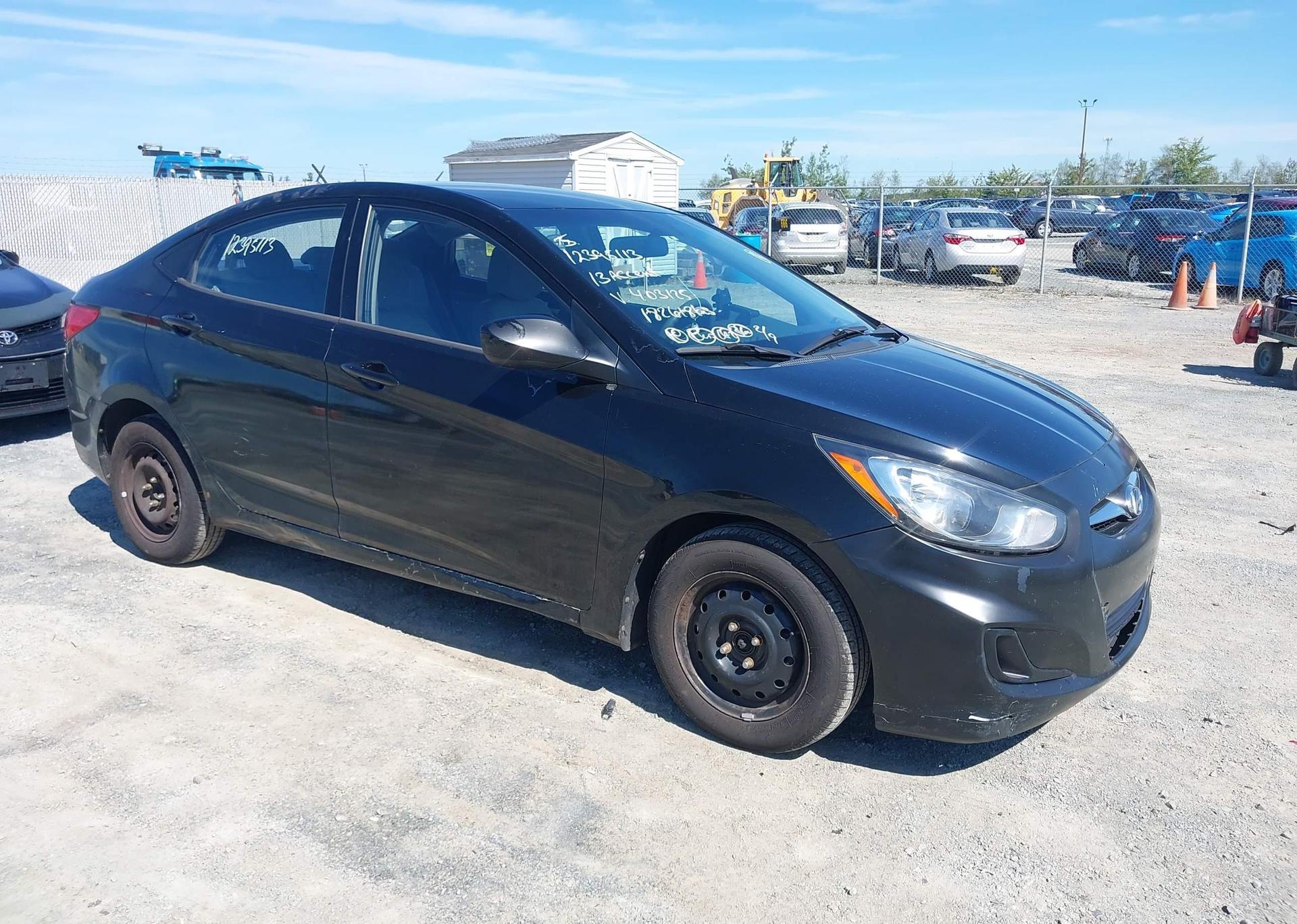2013 HYUNDAI ACCENT GL